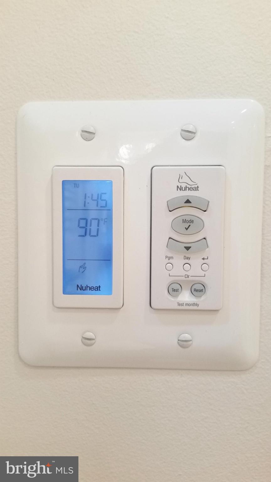 LINCOLNIA HILLS - Residential