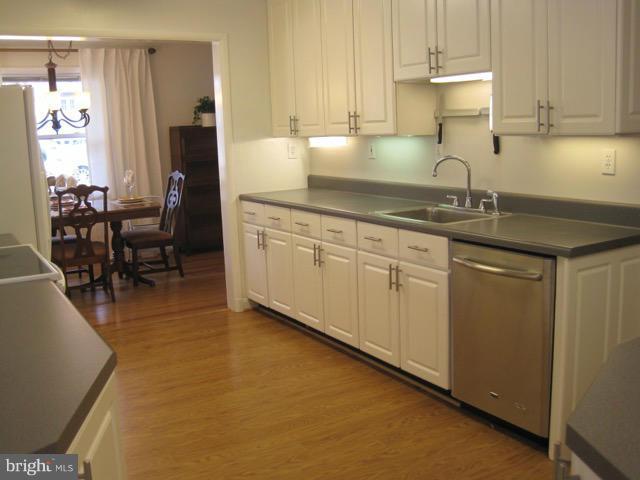 LINCOLNIA HILLS - Residential