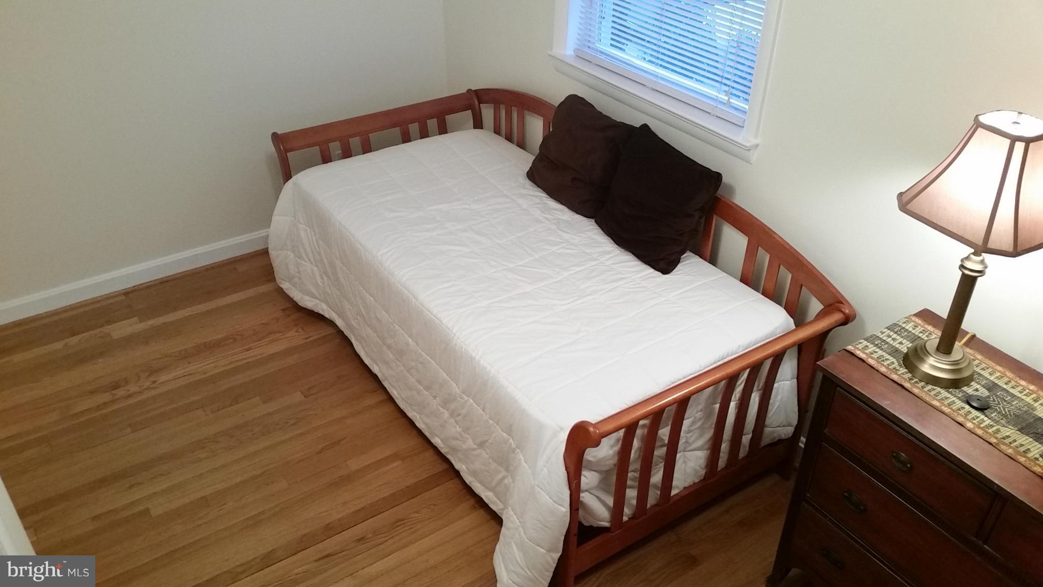 LINCOLNIA HILLS - Residential