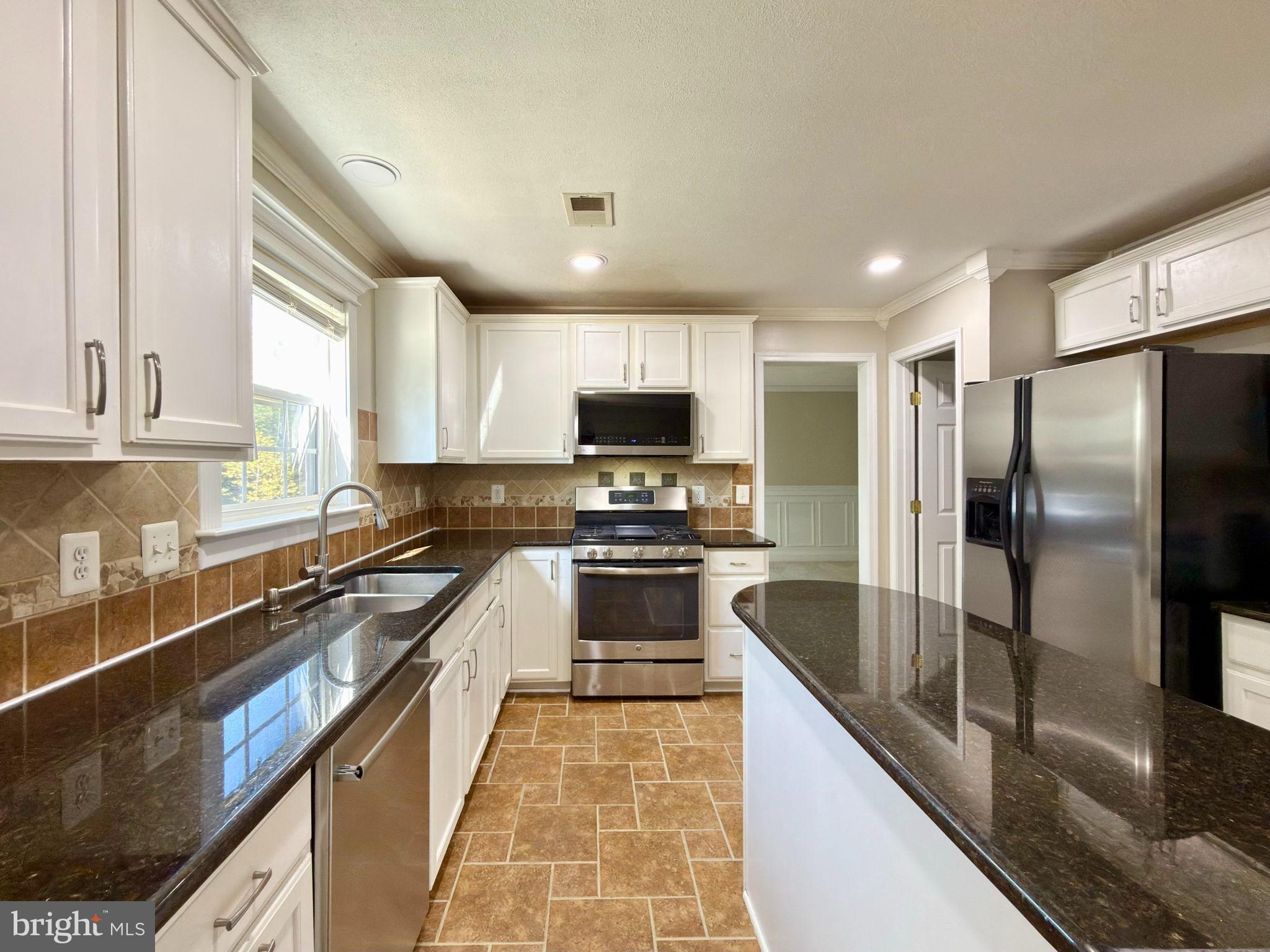 APPLE GROVE - Residential Lease