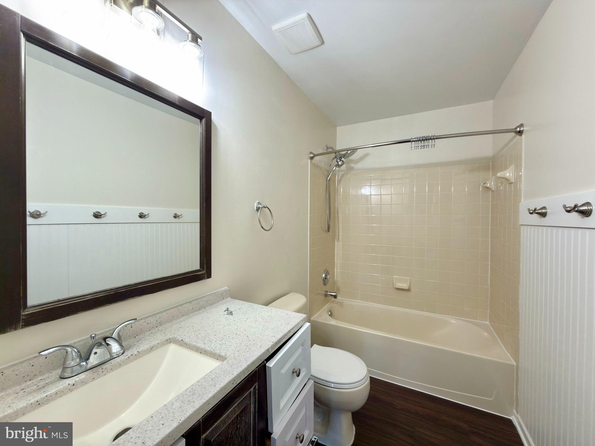 APPLE GROVE - Residential Lease