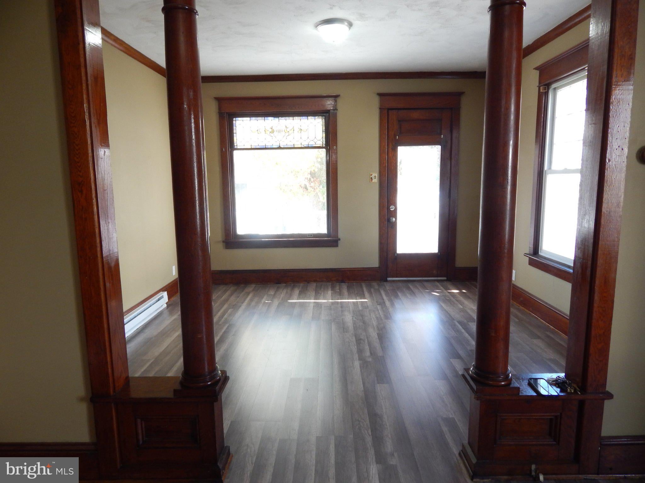 927 N SHAMOKIN STREET