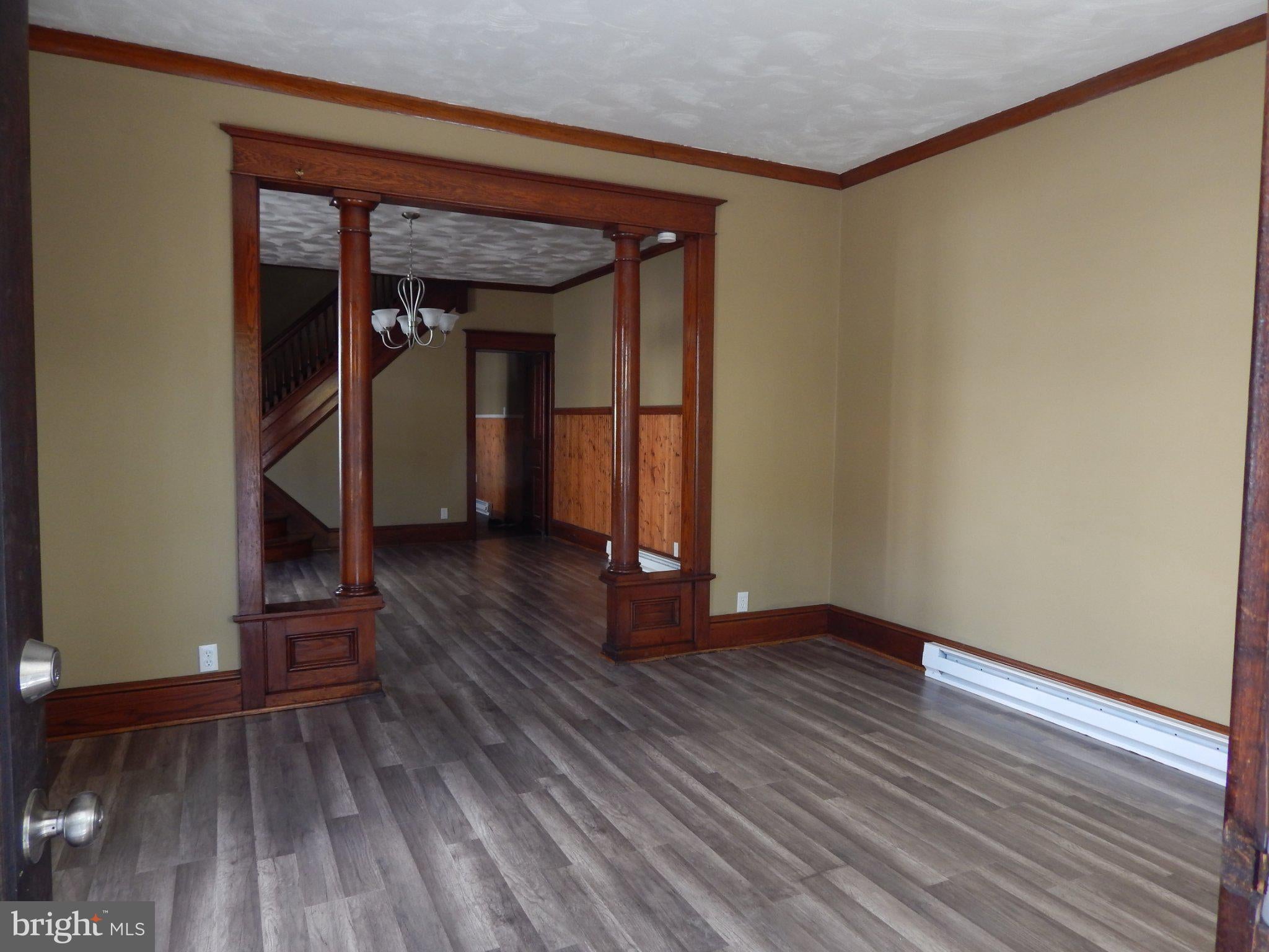 927 N SHAMOKIN STREET