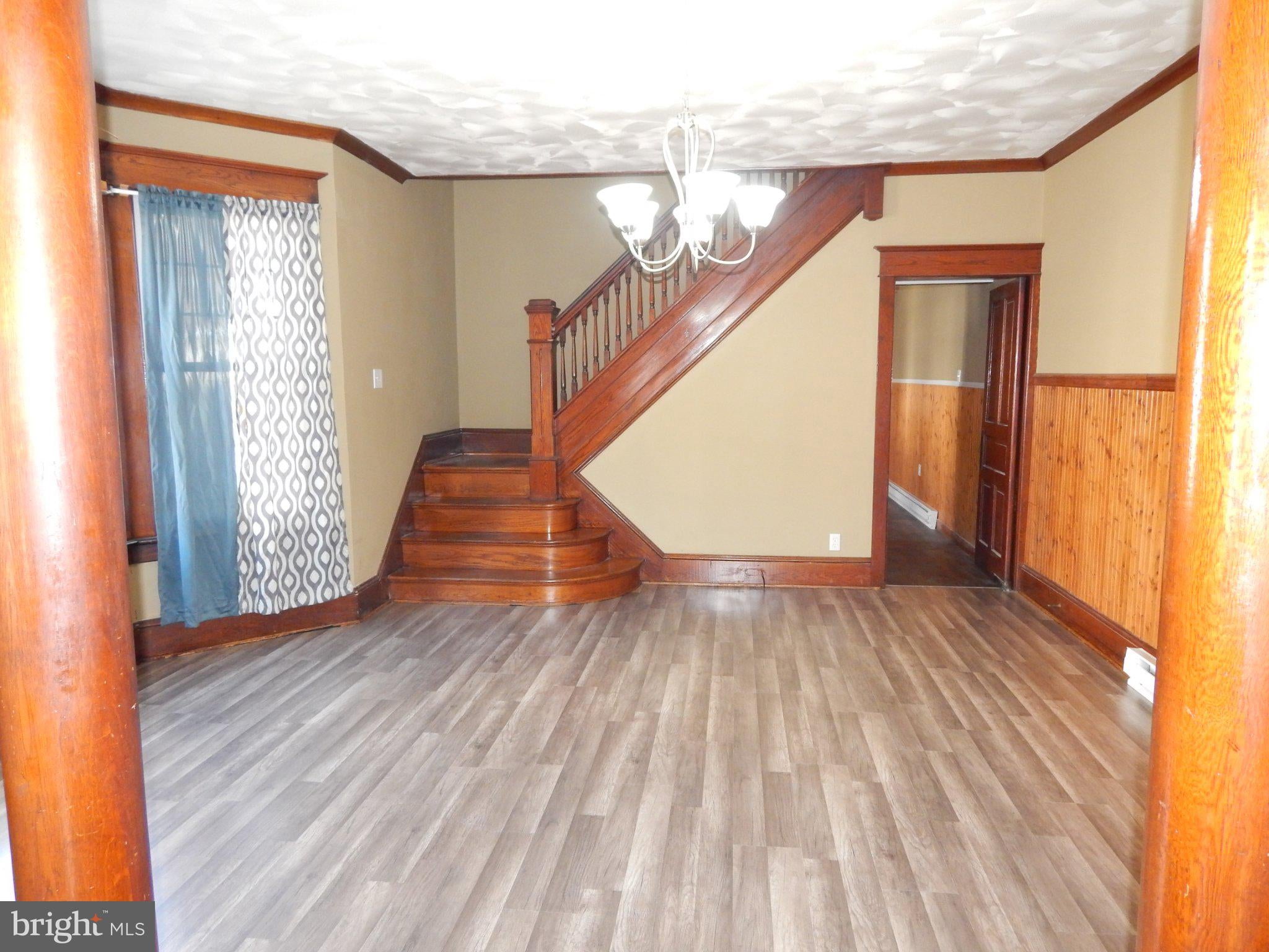 927 N SHAMOKIN STREET