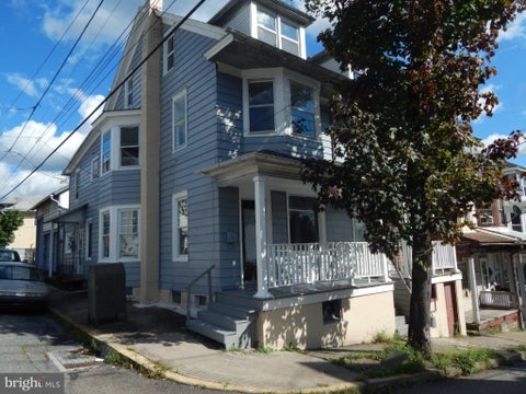 Photo of 927 N Shamokin Street, SHAMOKIN, PA 17872 (MLS # PANU2003658)