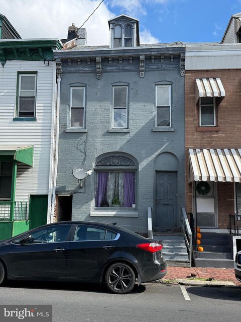 713 N 9TH STREET READING PA 19604