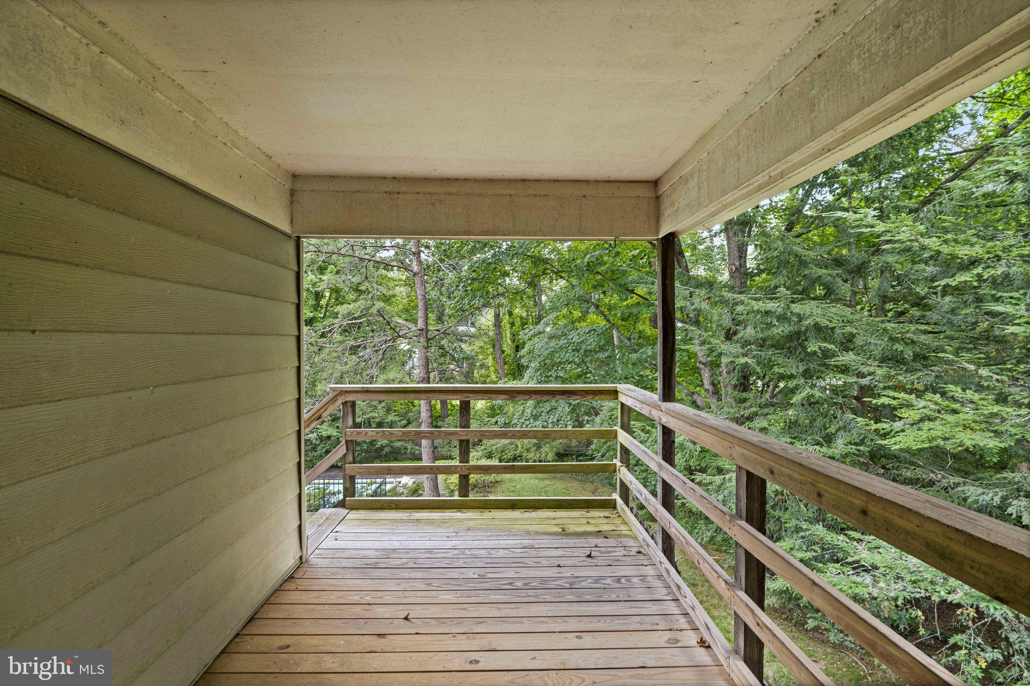 712 RIDGE DRIVE