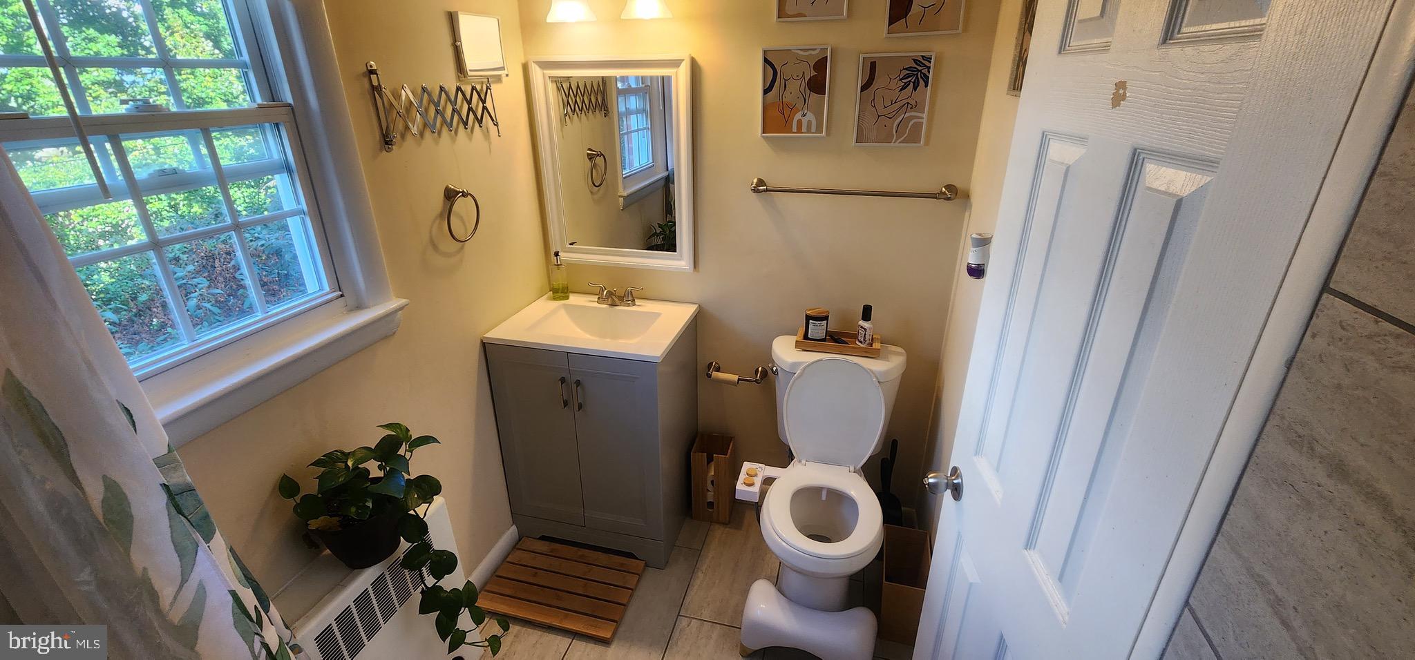 VILLAGE GREEN - Residential Lease