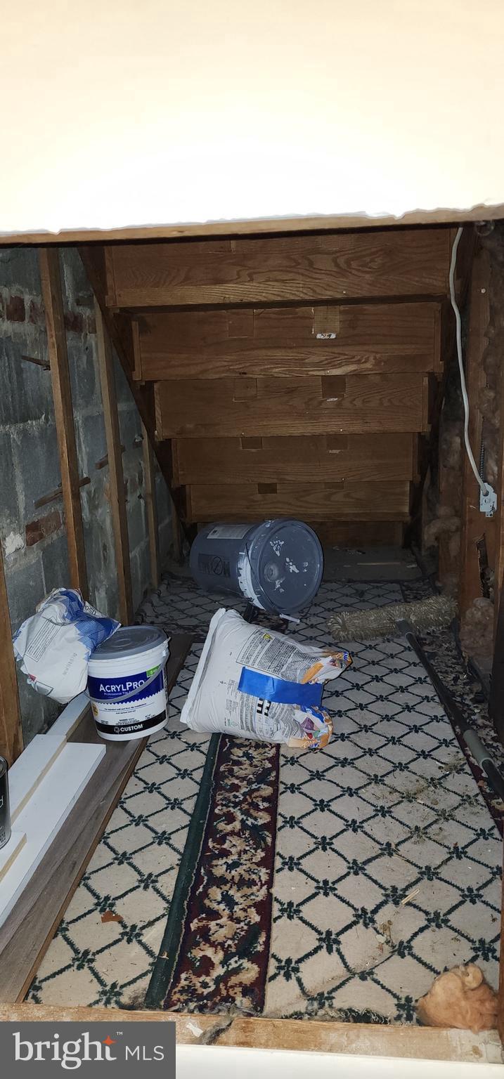 VILLAGE GREEN - Residential Lease