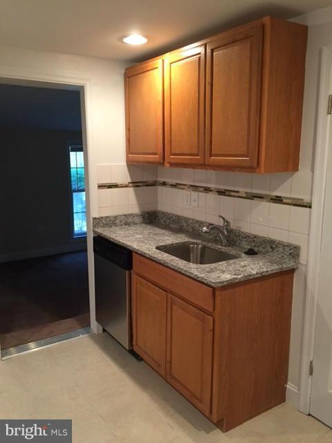 CLINTON - Residential