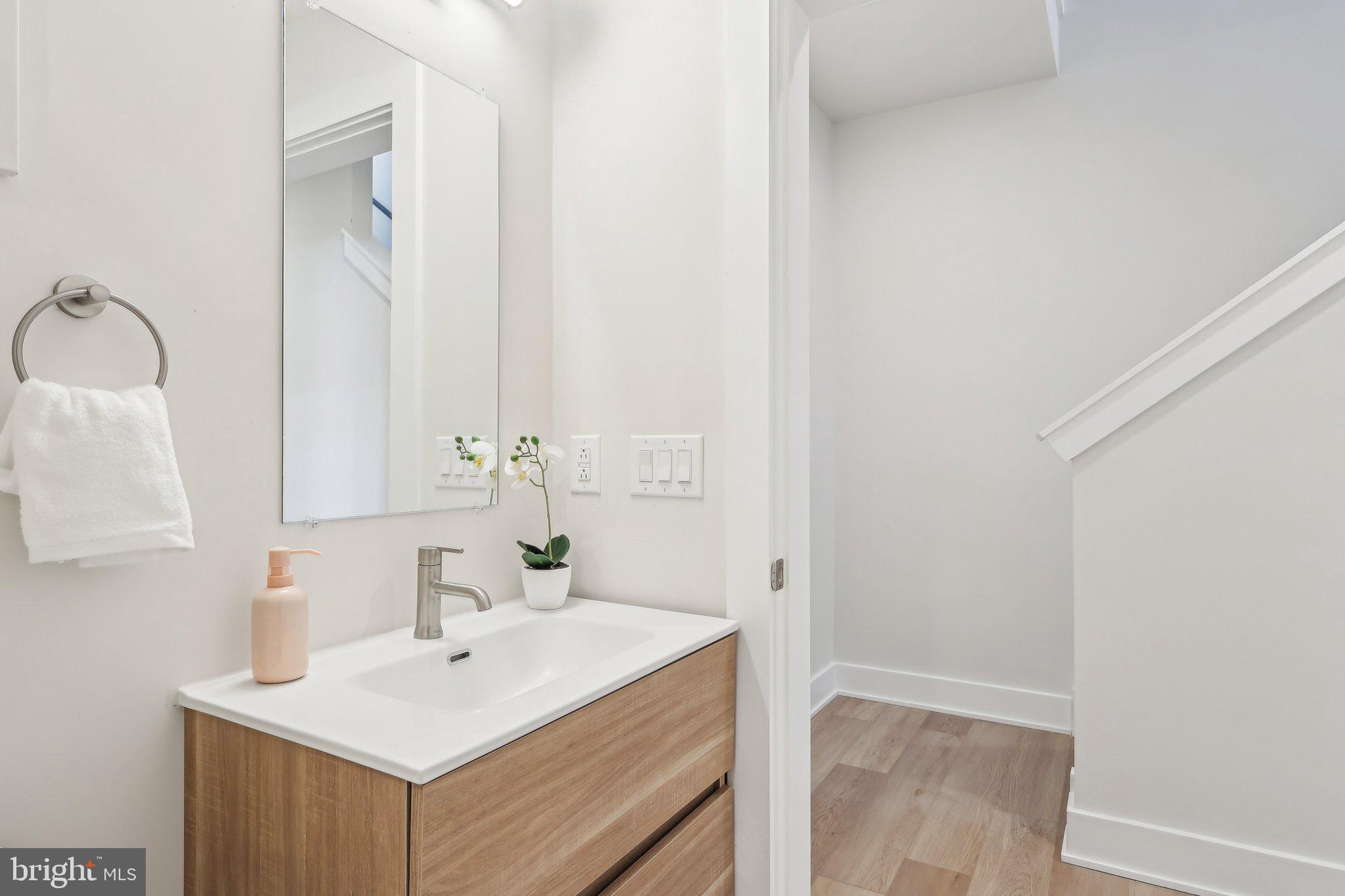 EAST FALLS - Residential