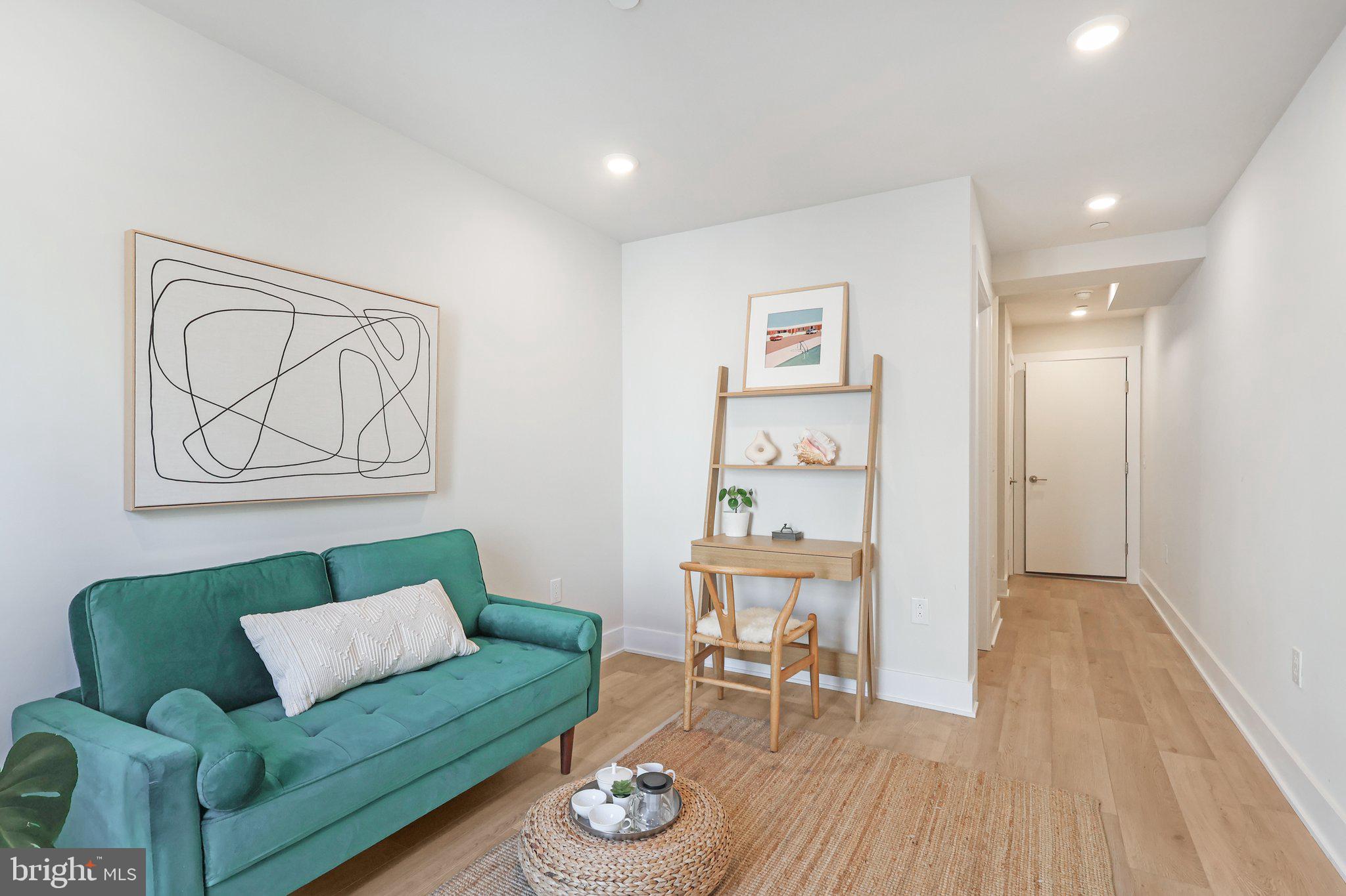 EAST FALLS - Residential