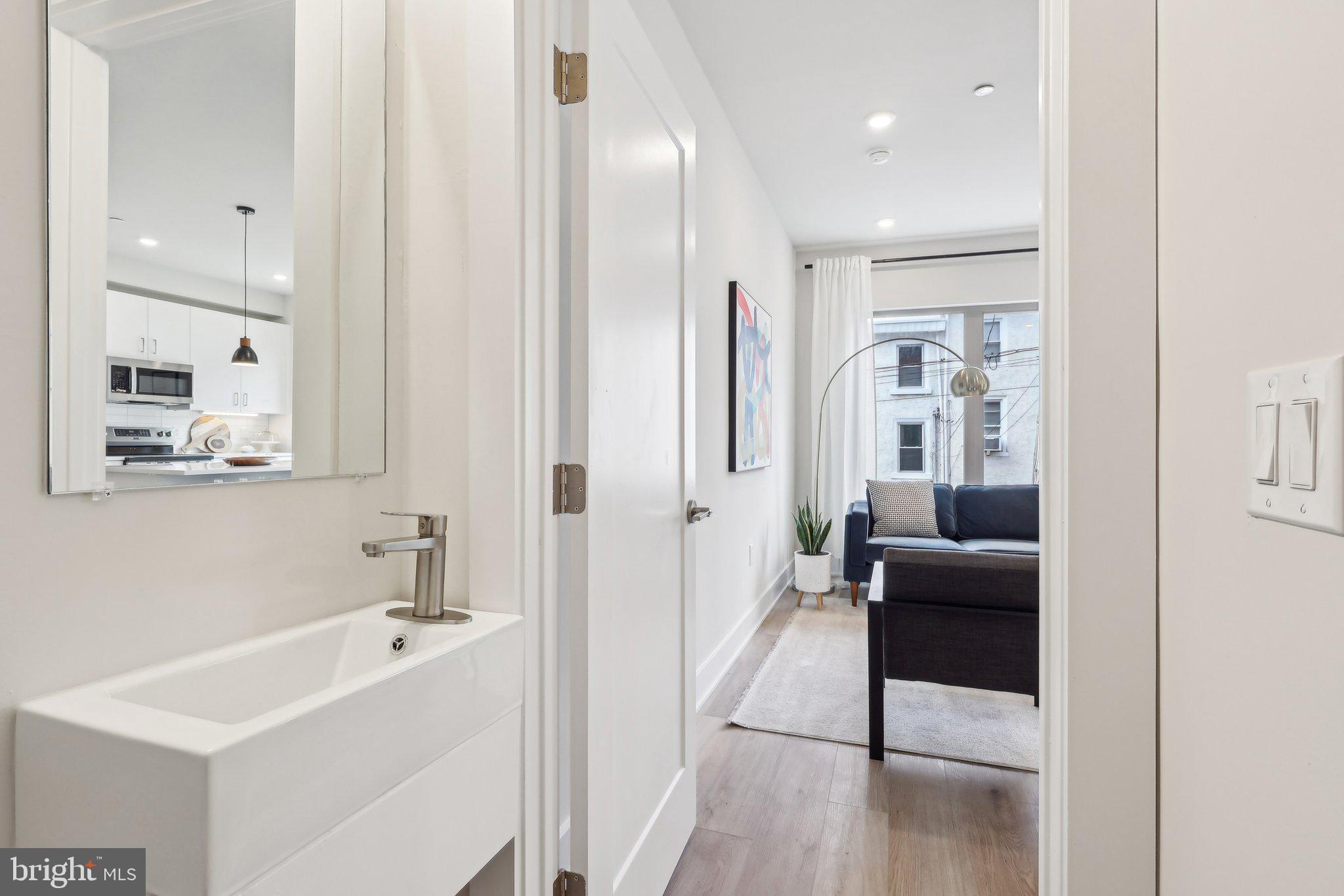 EAST FALLS - Residential