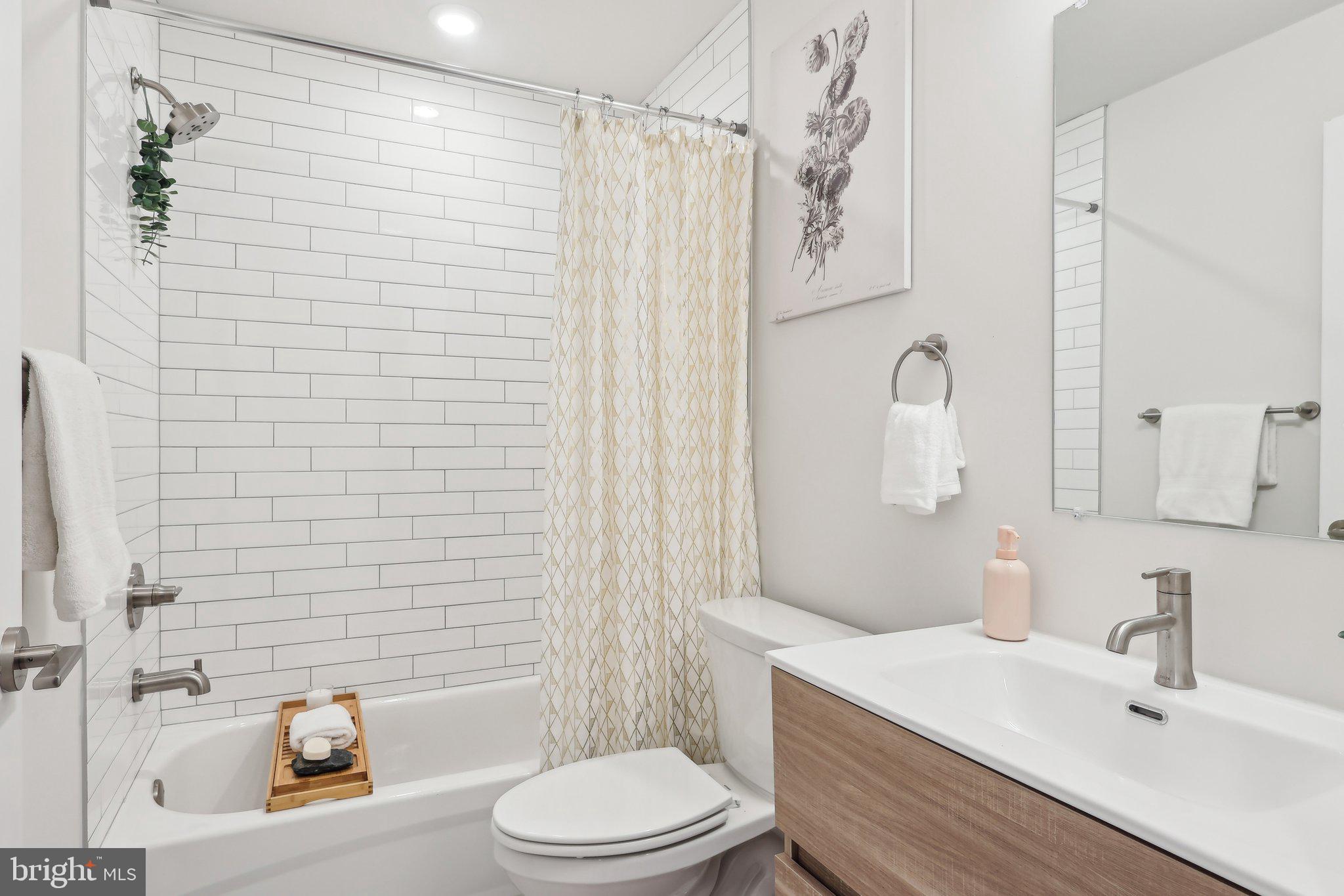 EAST FALLS - Residential