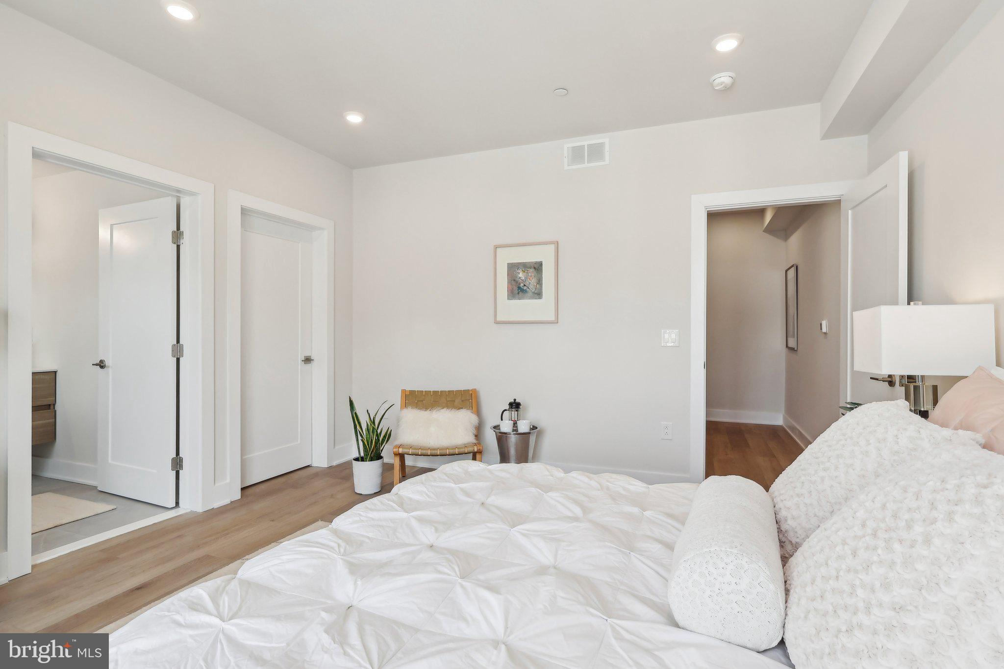 EAST FALLS - Residential