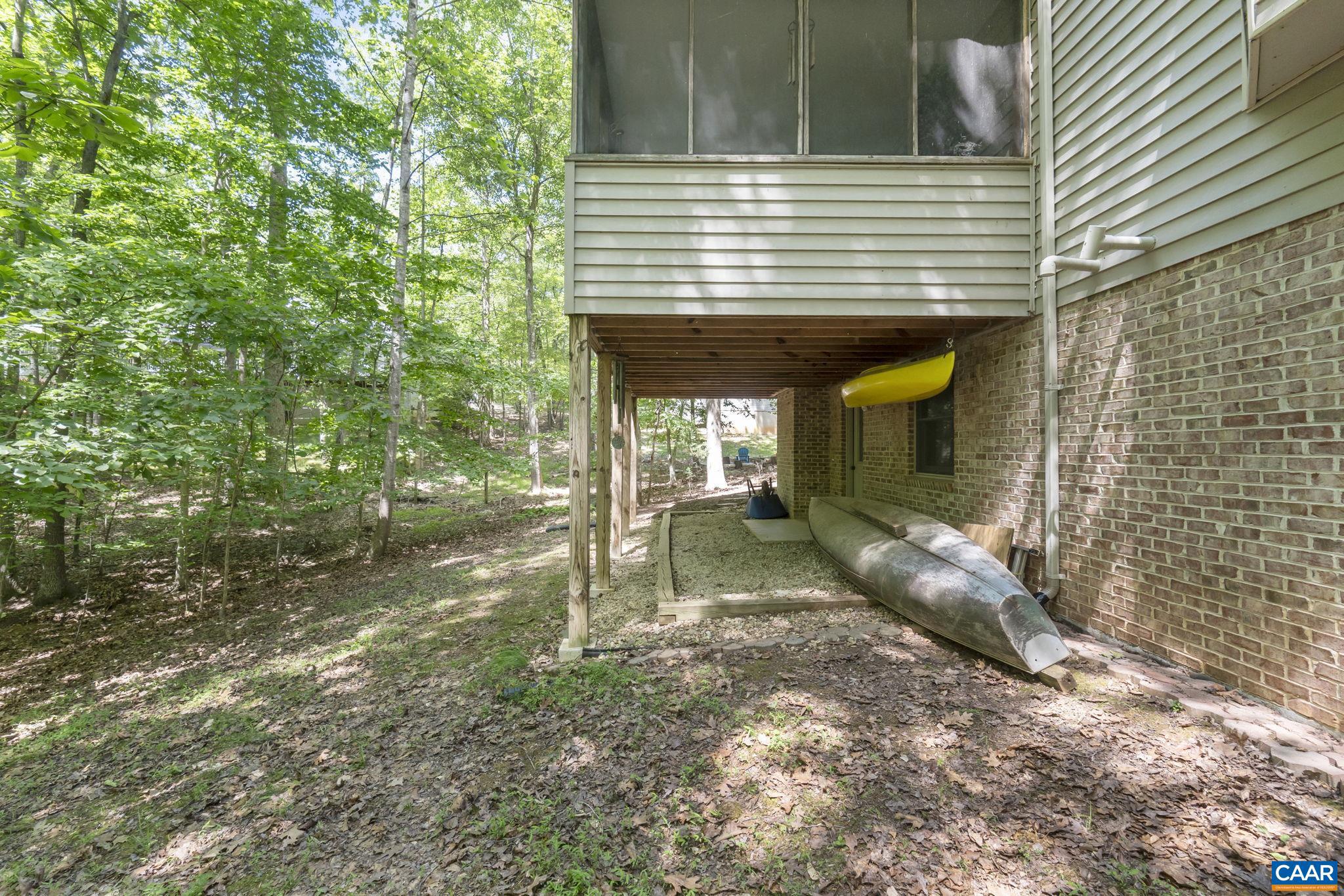 LAKE MONTICELLO - Residential