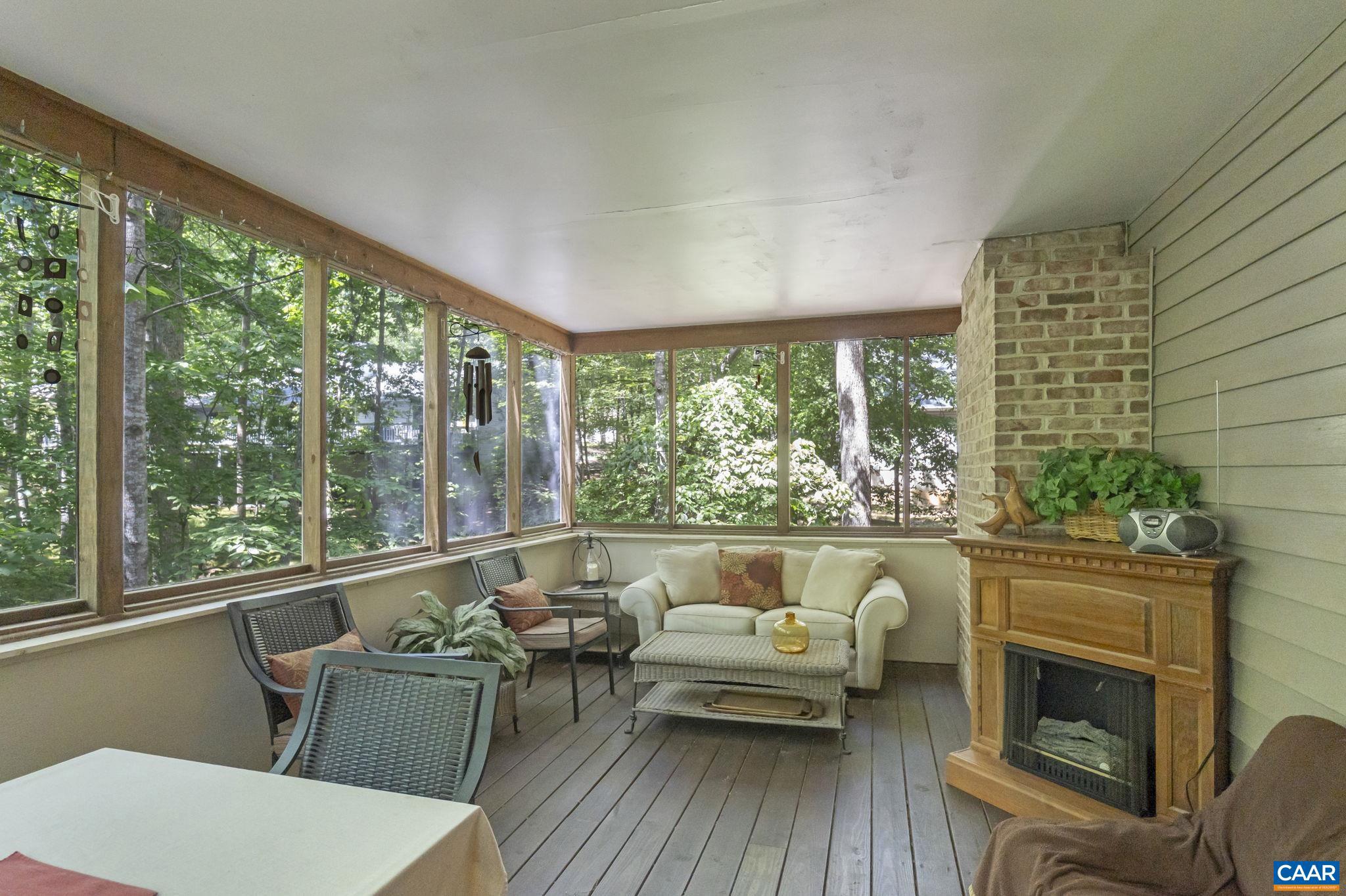 LAKE MONTICELLO - Residential