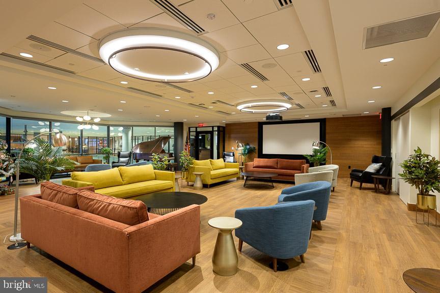 MONTEBELLO - Residential