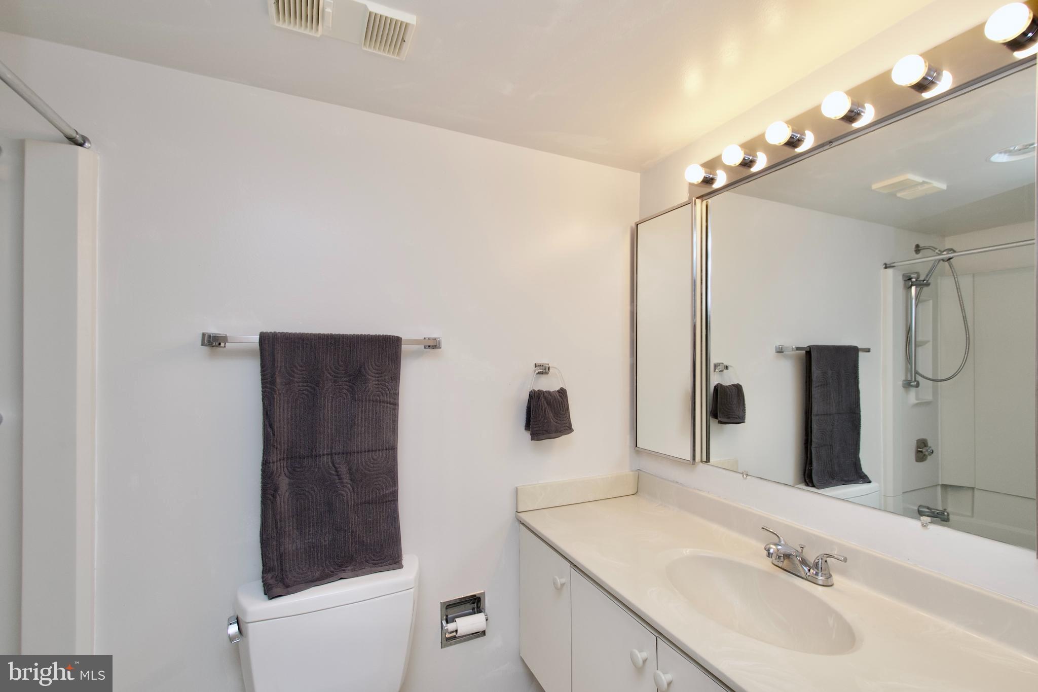 MONTEBELLO - Residential