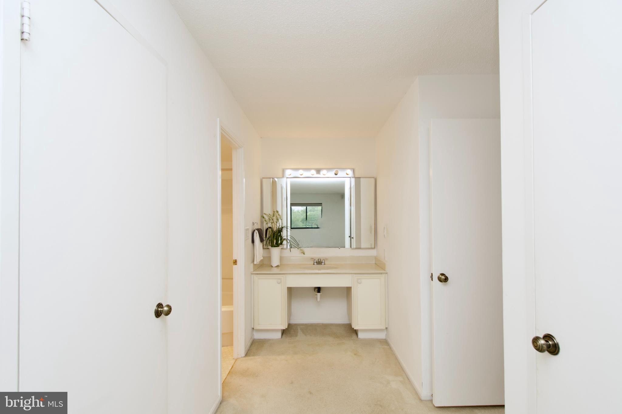 MONTEBELLO - Residential