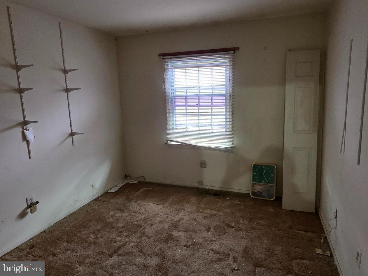 WHISKEY BOTTOM - Residential