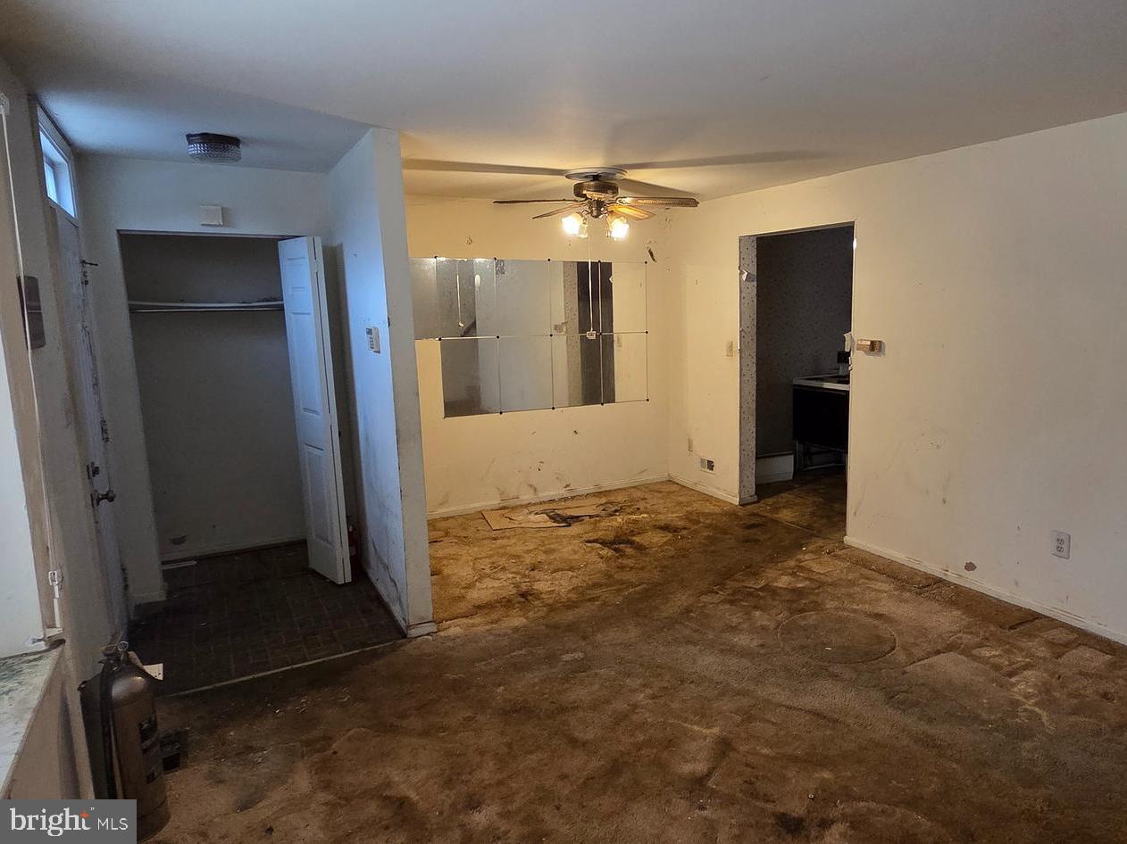 WHISKEY BOTTOM - Residential