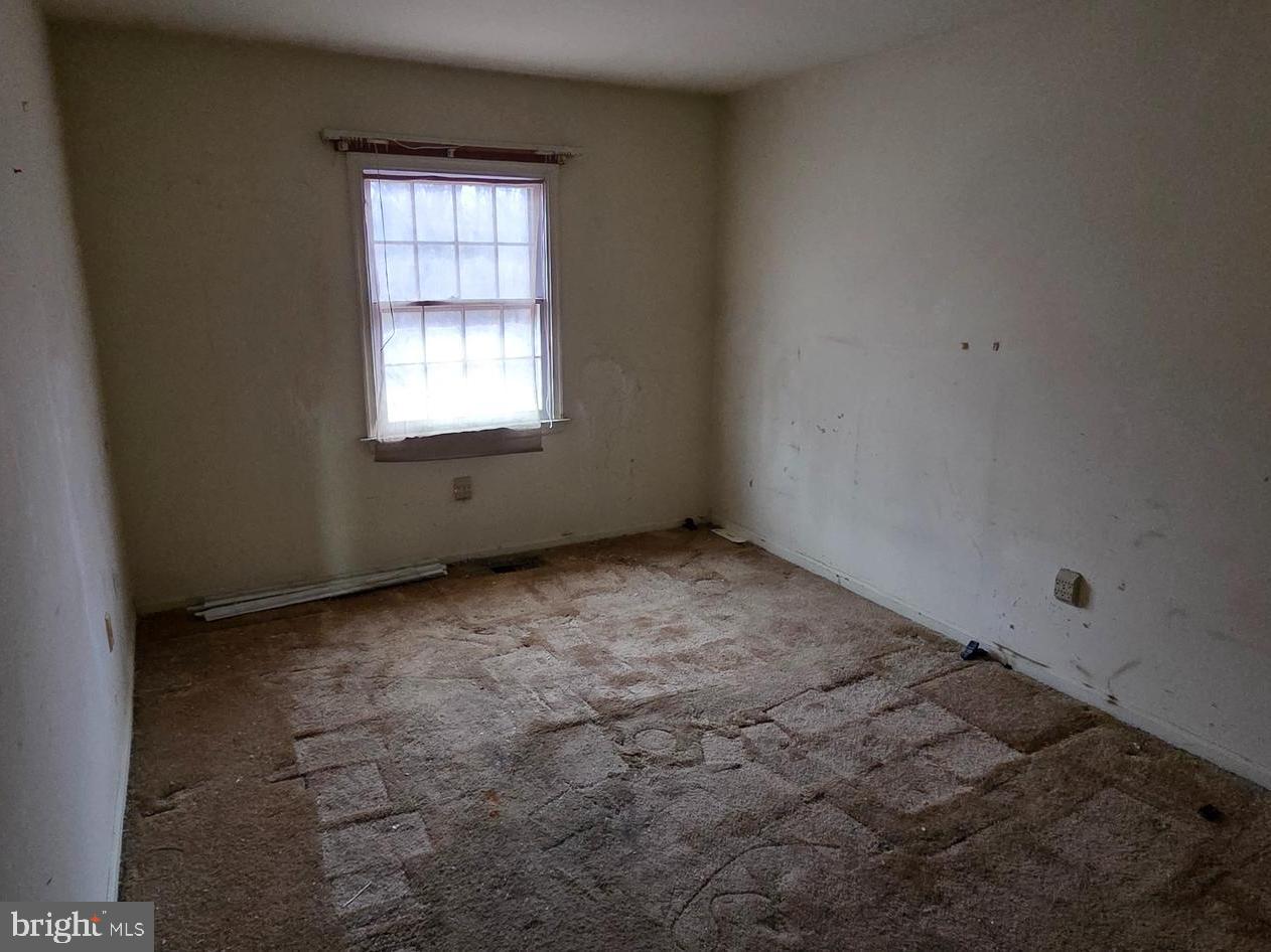 WHISKEY BOTTOM - Residential