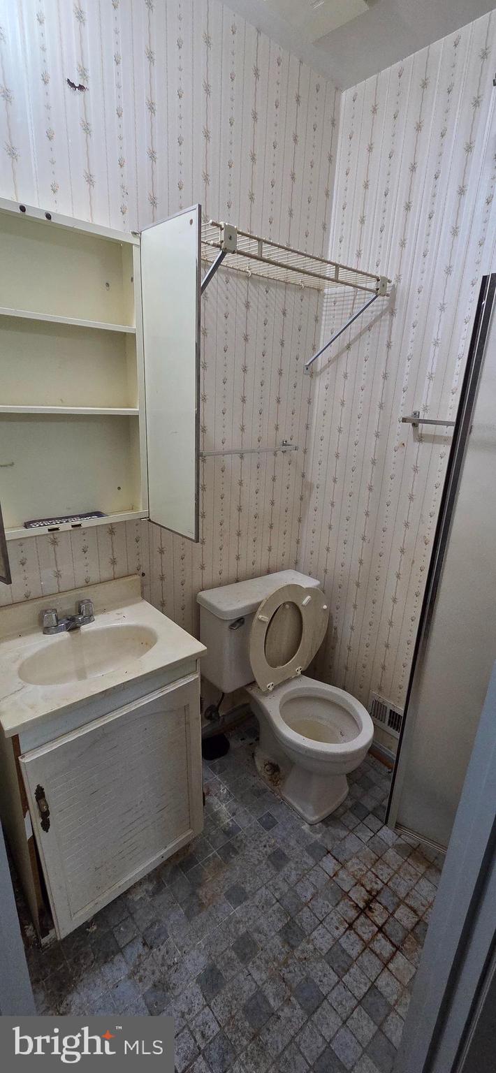 WHISKEY BOTTOM - Residential