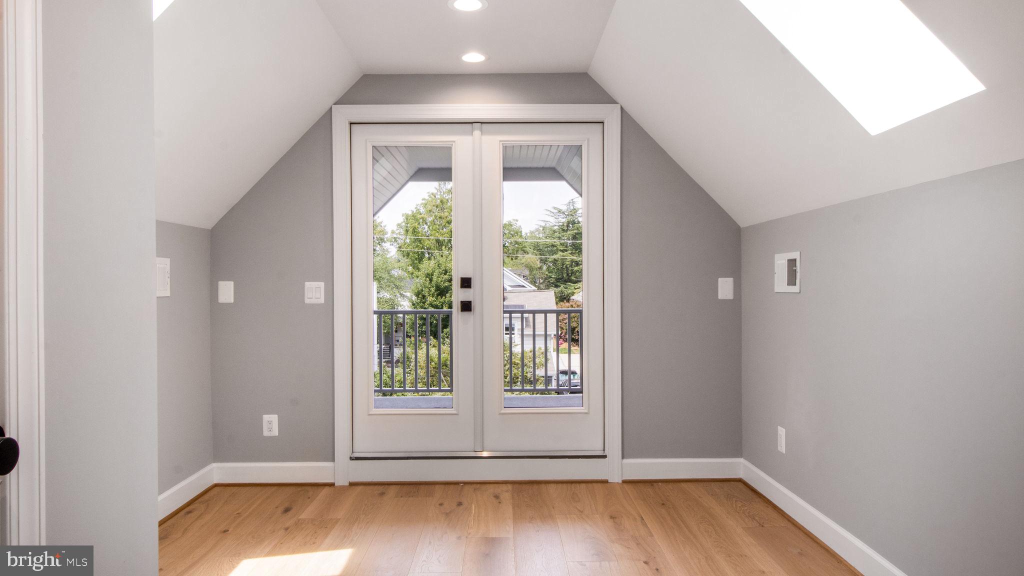 ROSEMONT - Residential