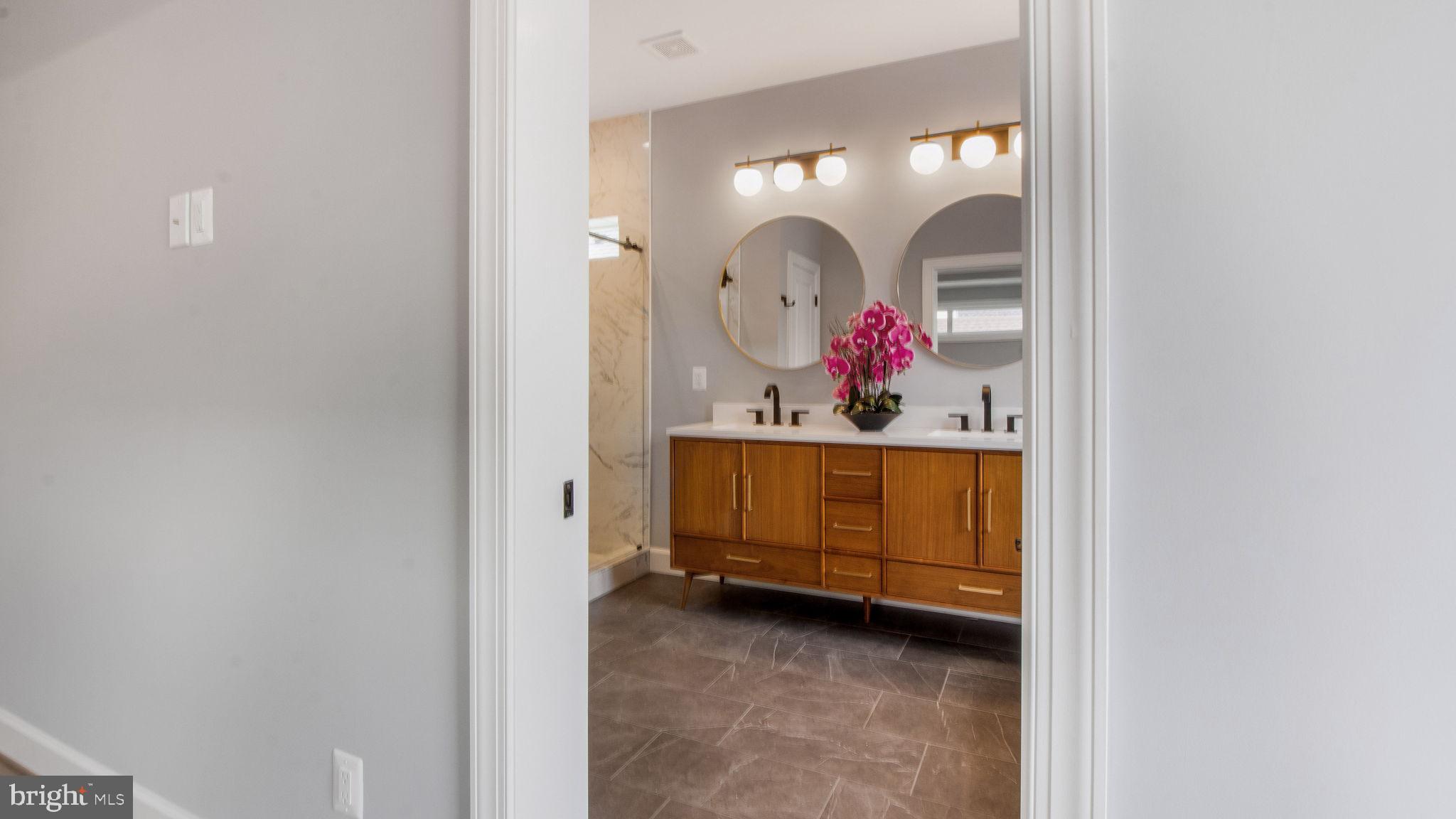 ROSEMONT - Residential