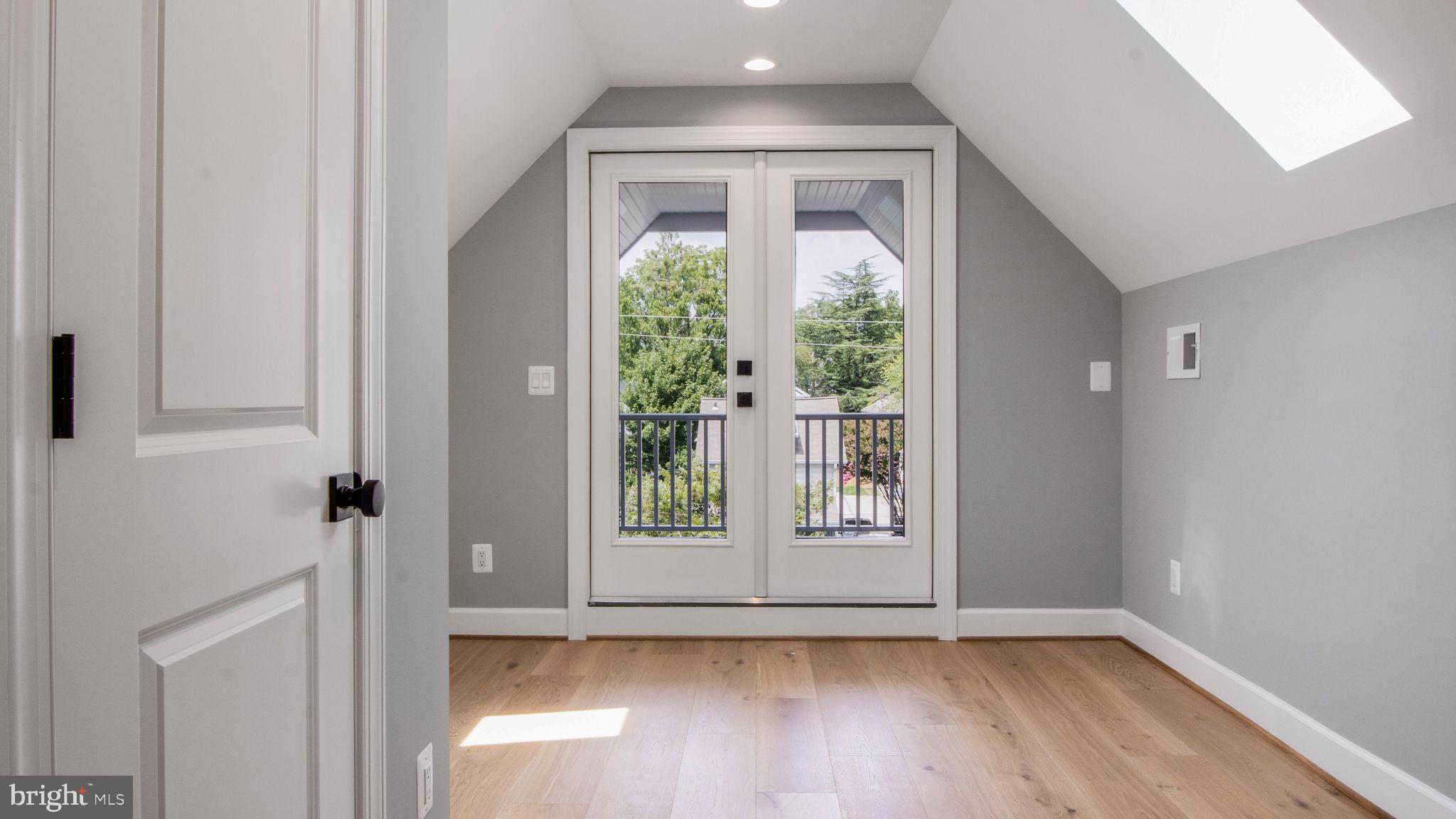 ROSEMONT - Residential