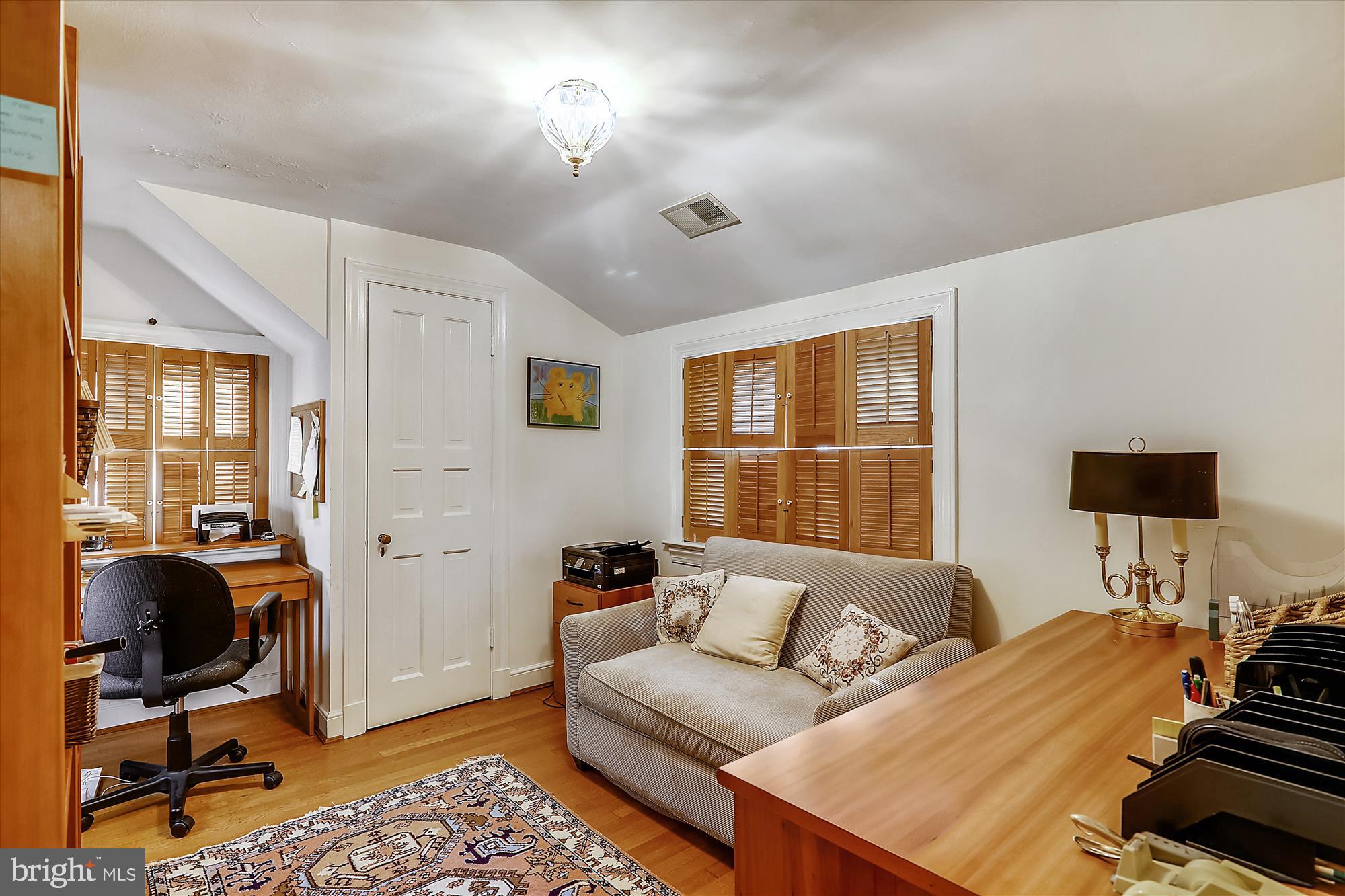 GREENWICH FOREST - Residential