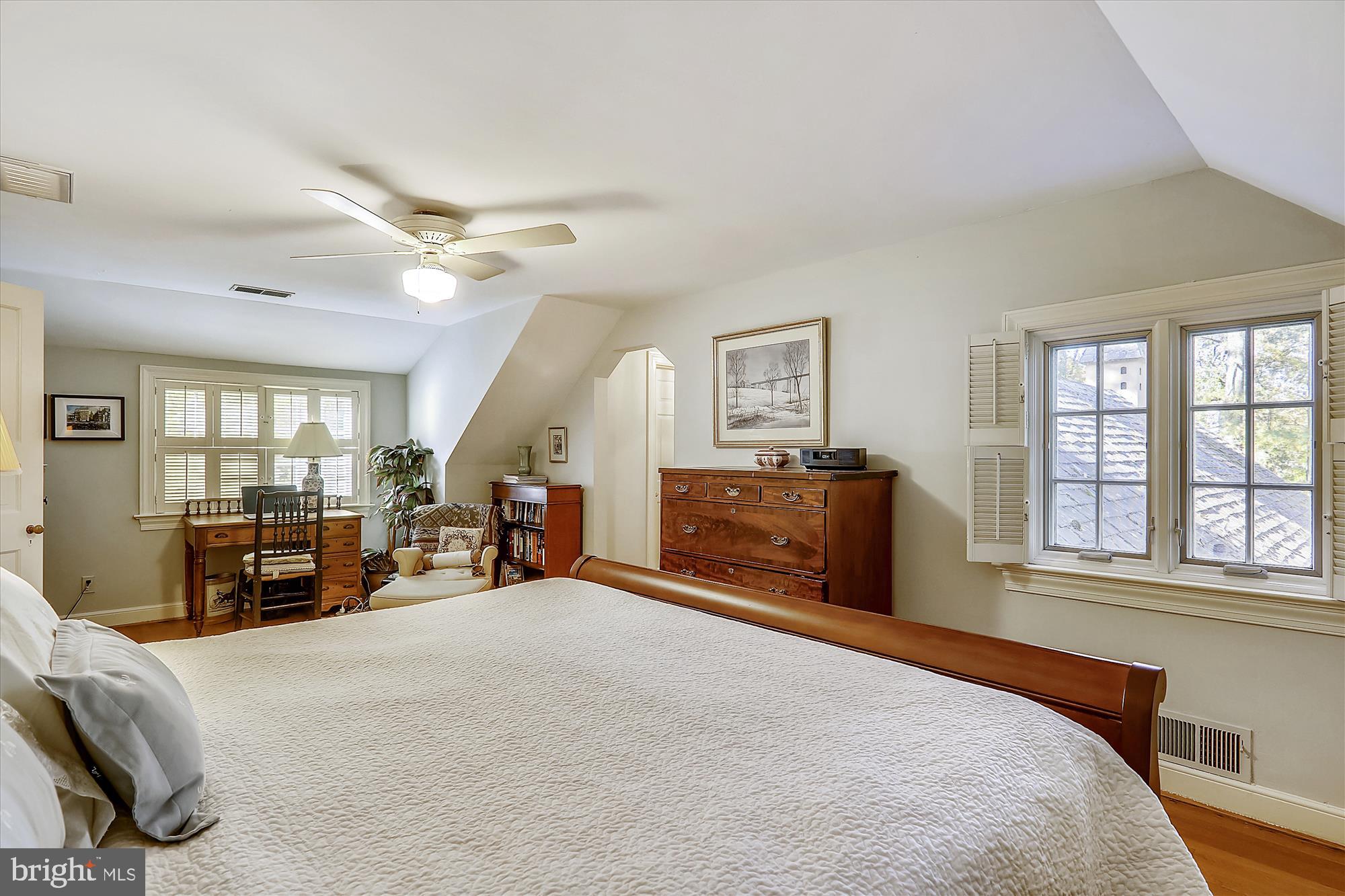 GREENWICH FOREST - Residential