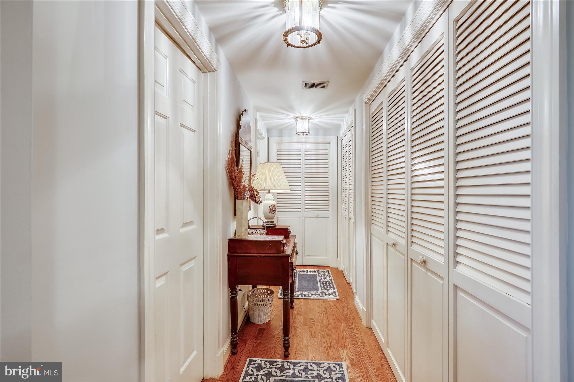 GREENWICH FOREST - Residential