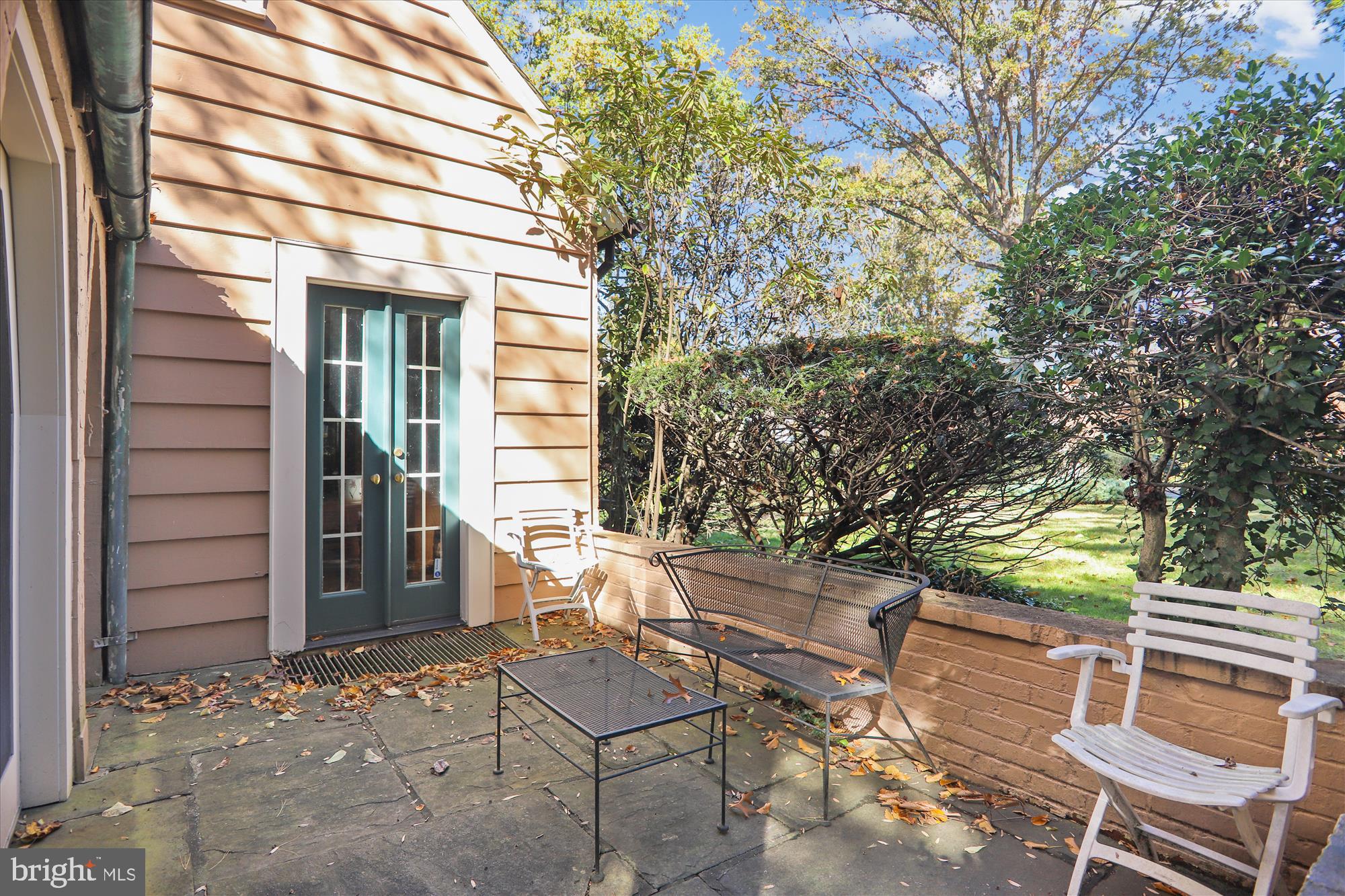 GREENWICH FOREST - Residential