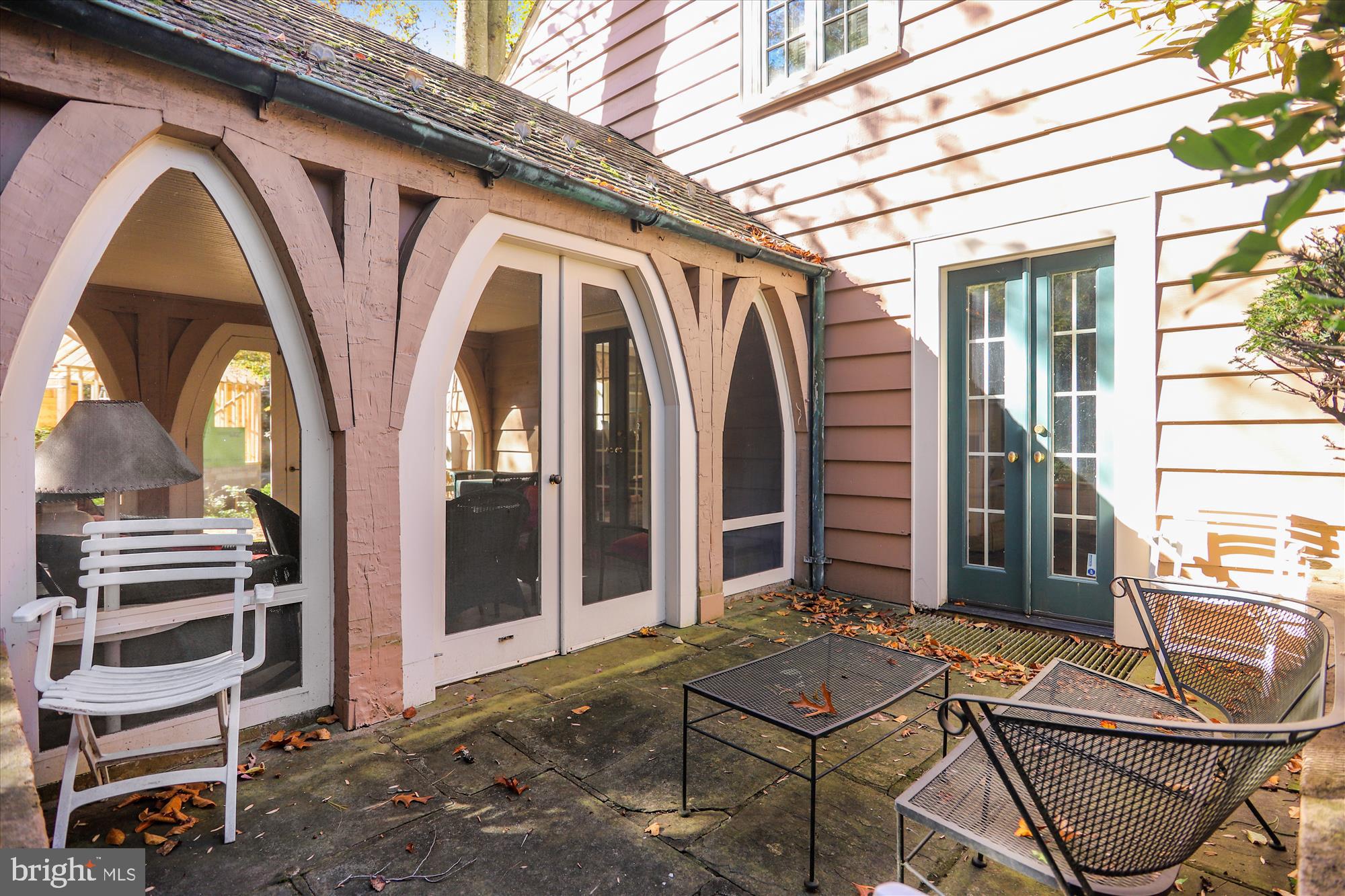 GREENWICH FOREST - Residential