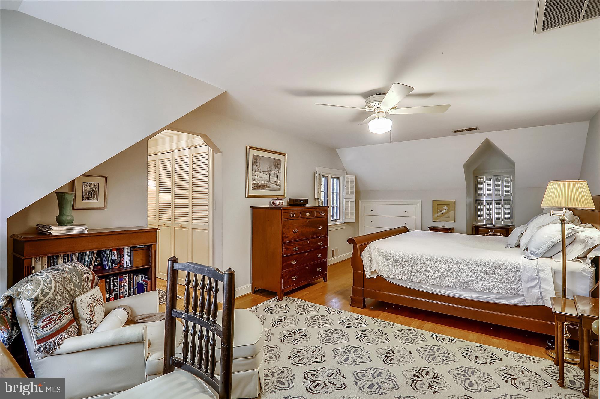 GREENWICH FOREST - Residential