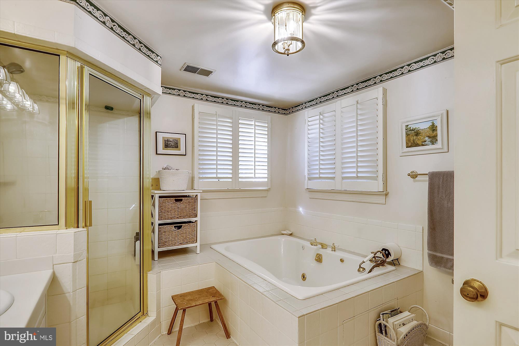 GREENWICH FOREST - Residential