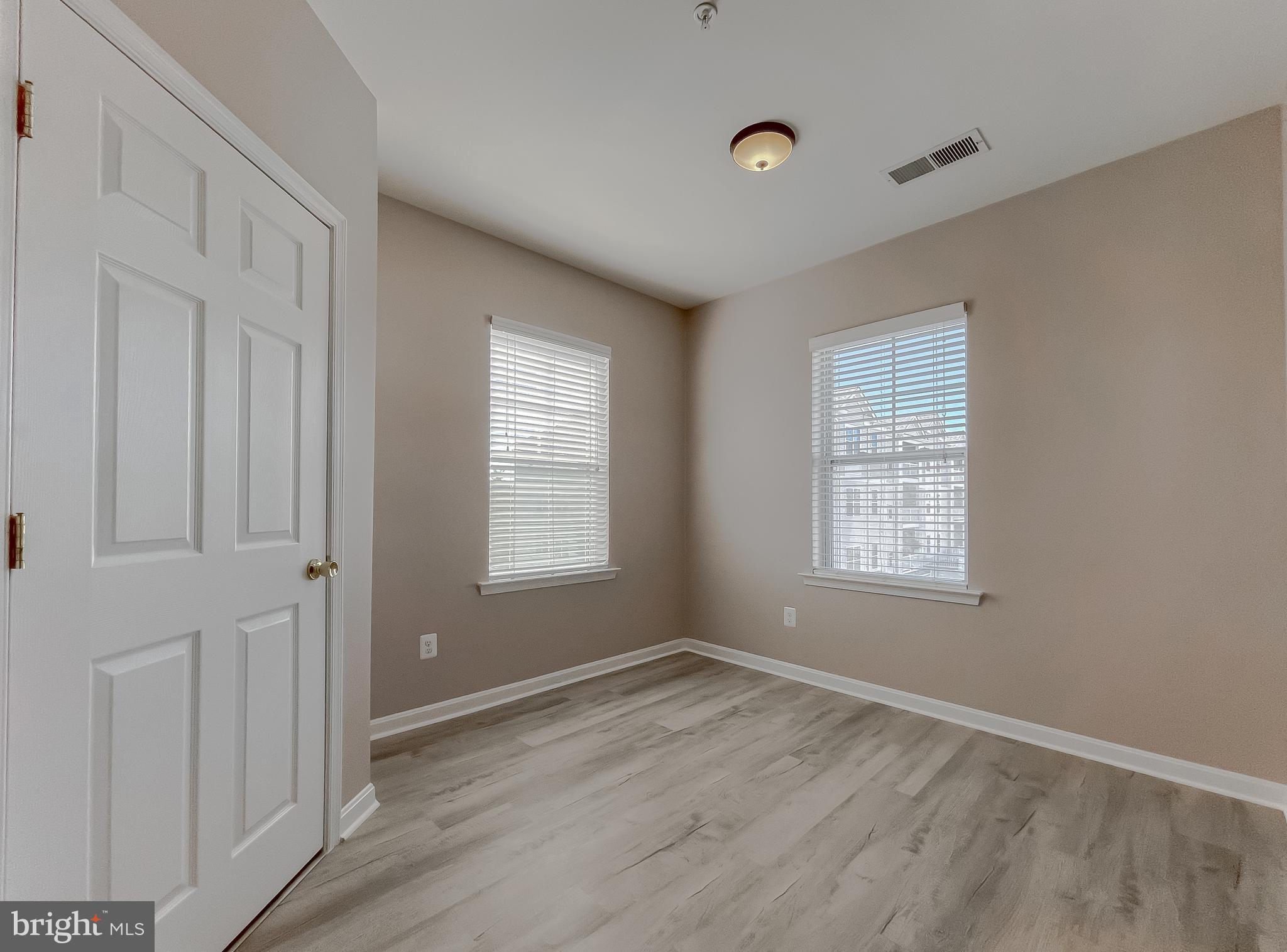 THE RESIDENCES OF WILDEWOOD - Residential Lease