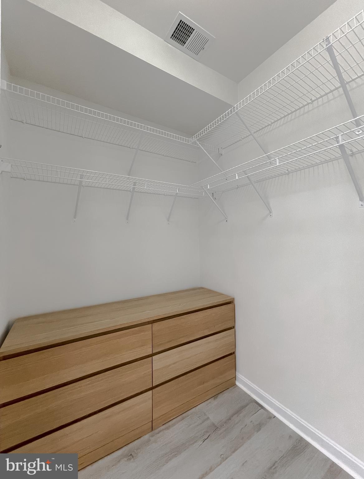 THE RESIDENCES OF WILDEWOOD - Residential Lease