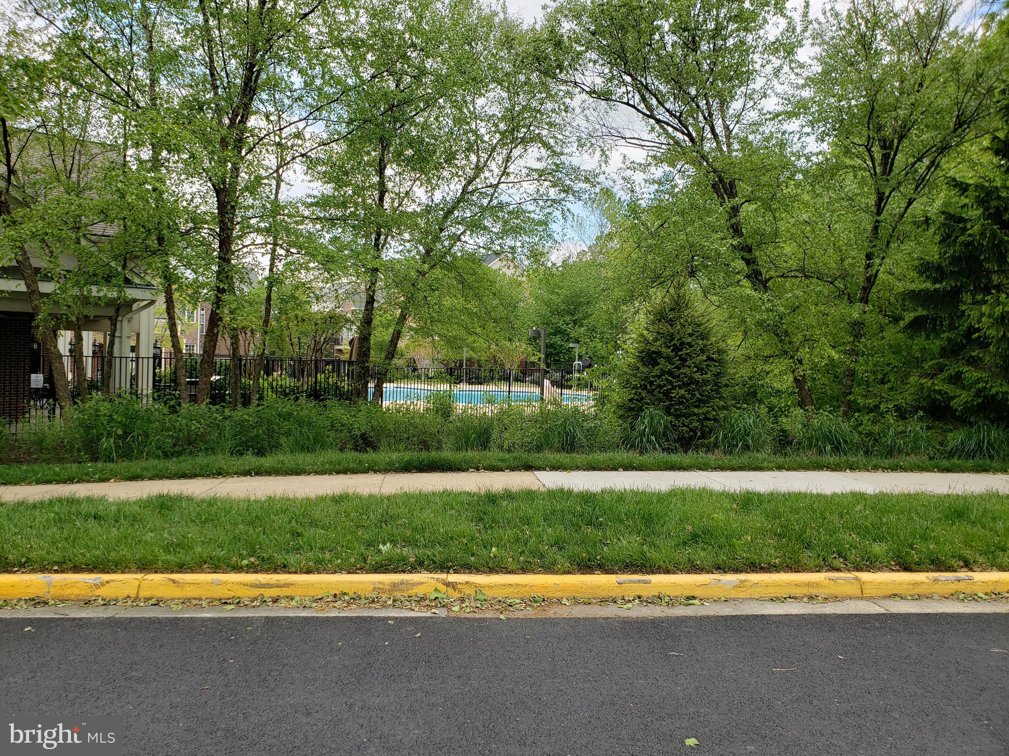 LINCOLN PARK - Residential Lease