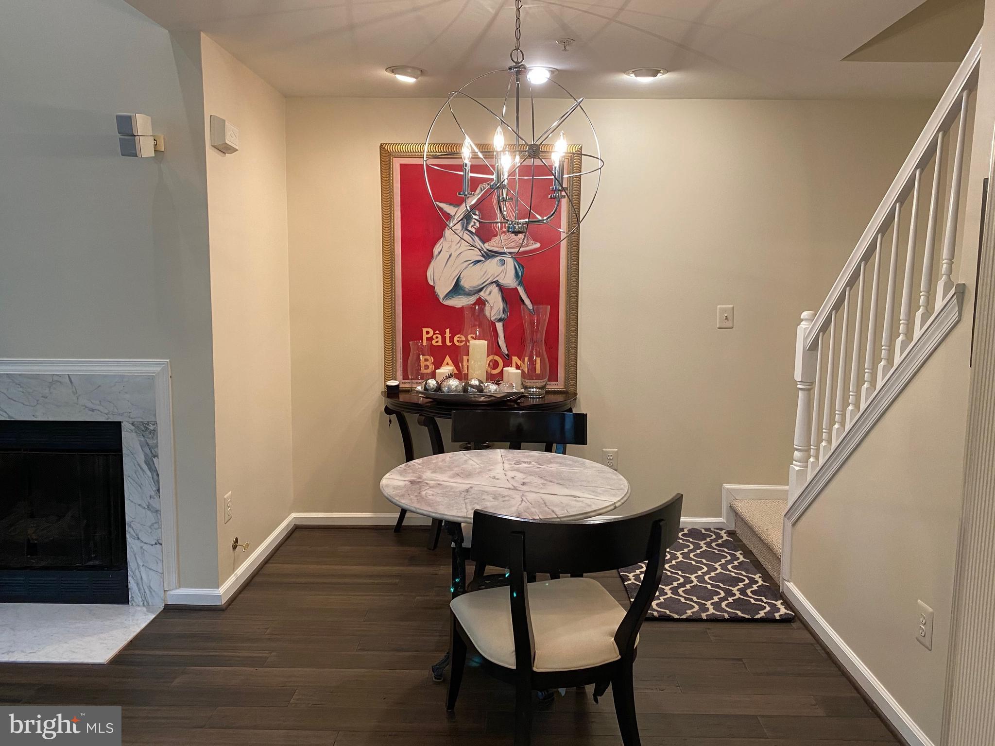LINCOLN PARK - Residential Lease