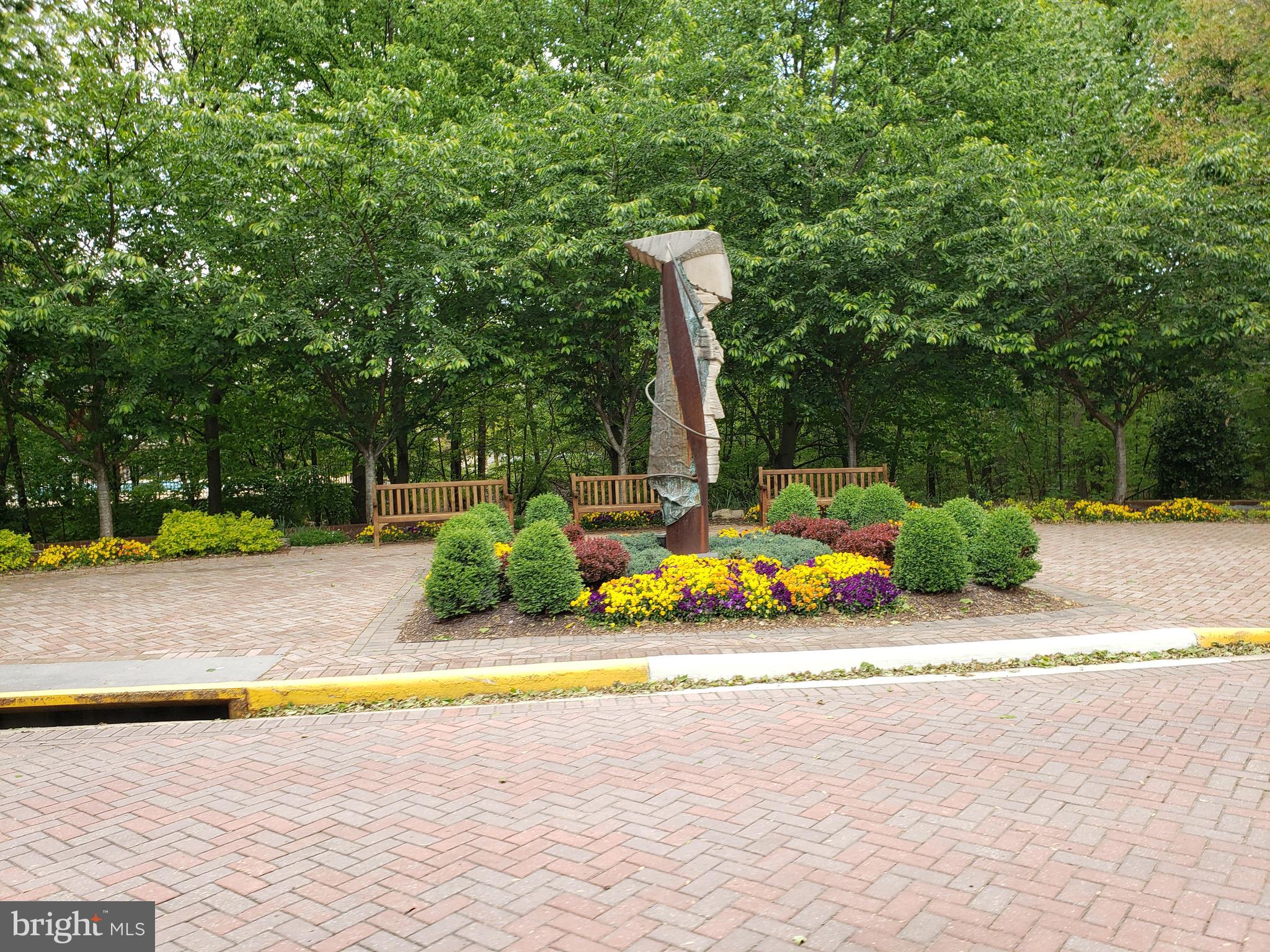 LINCOLN PARK - Residential Lease