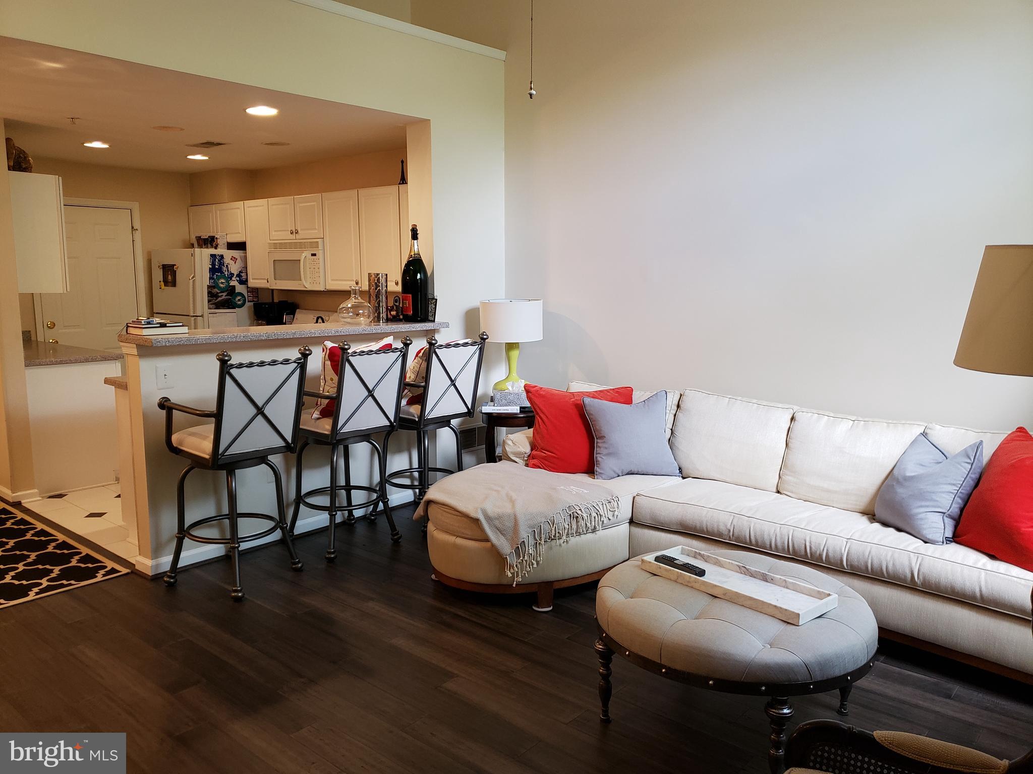 LINCOLN PARK - Residential Lease