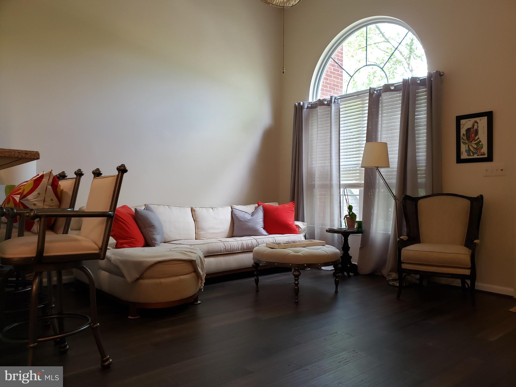 LINCOLN PARK - Residential Lease