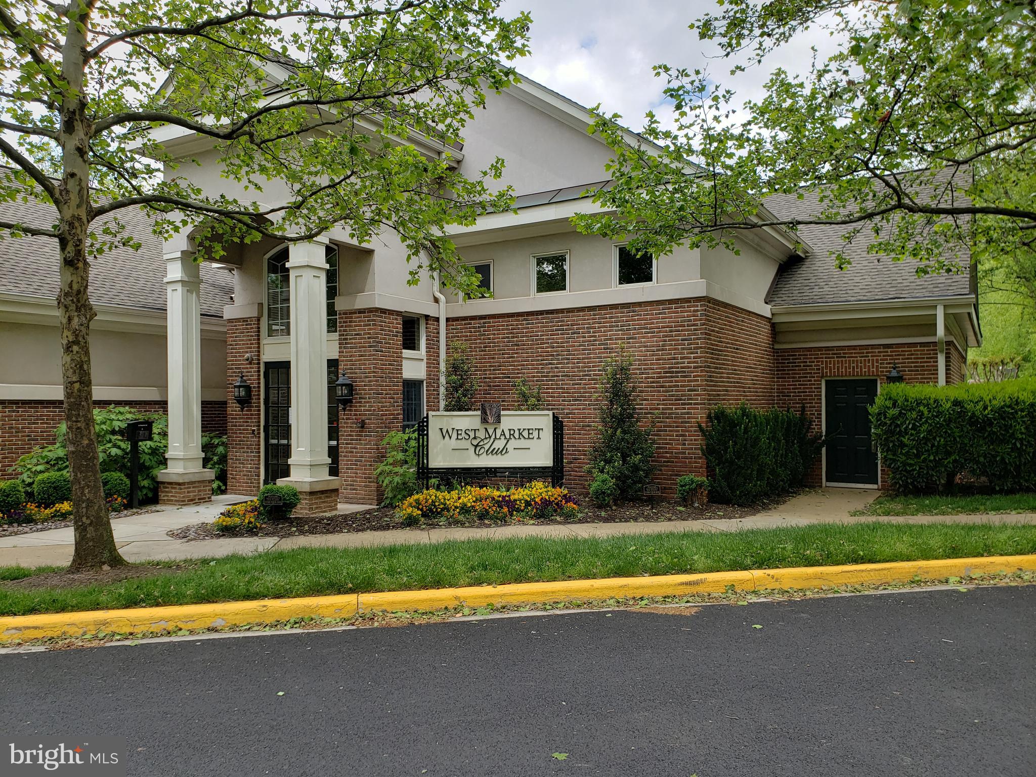 LINCOLN PARK - Residential Lease