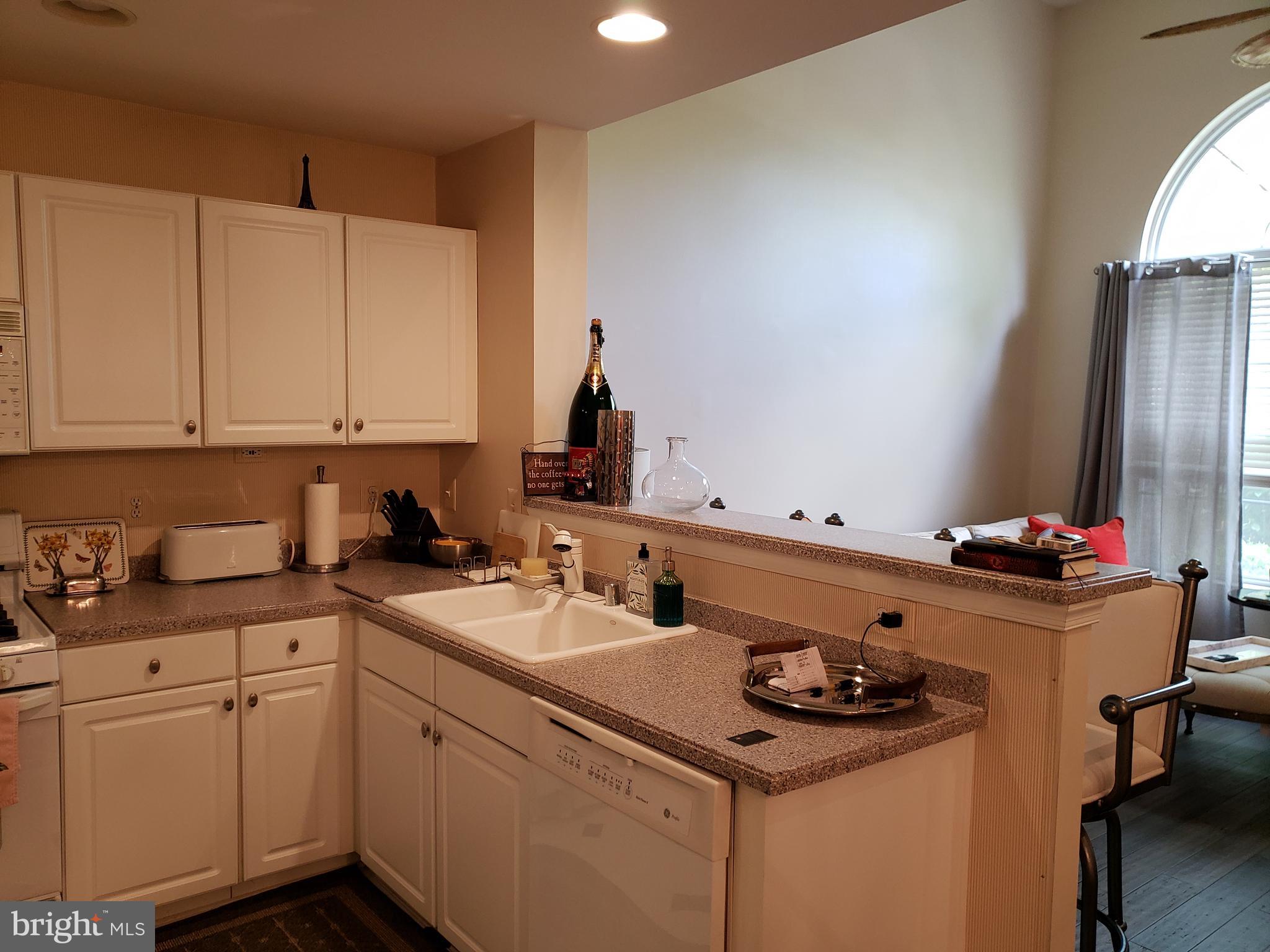 LINCOLN PARK - Residential Lease