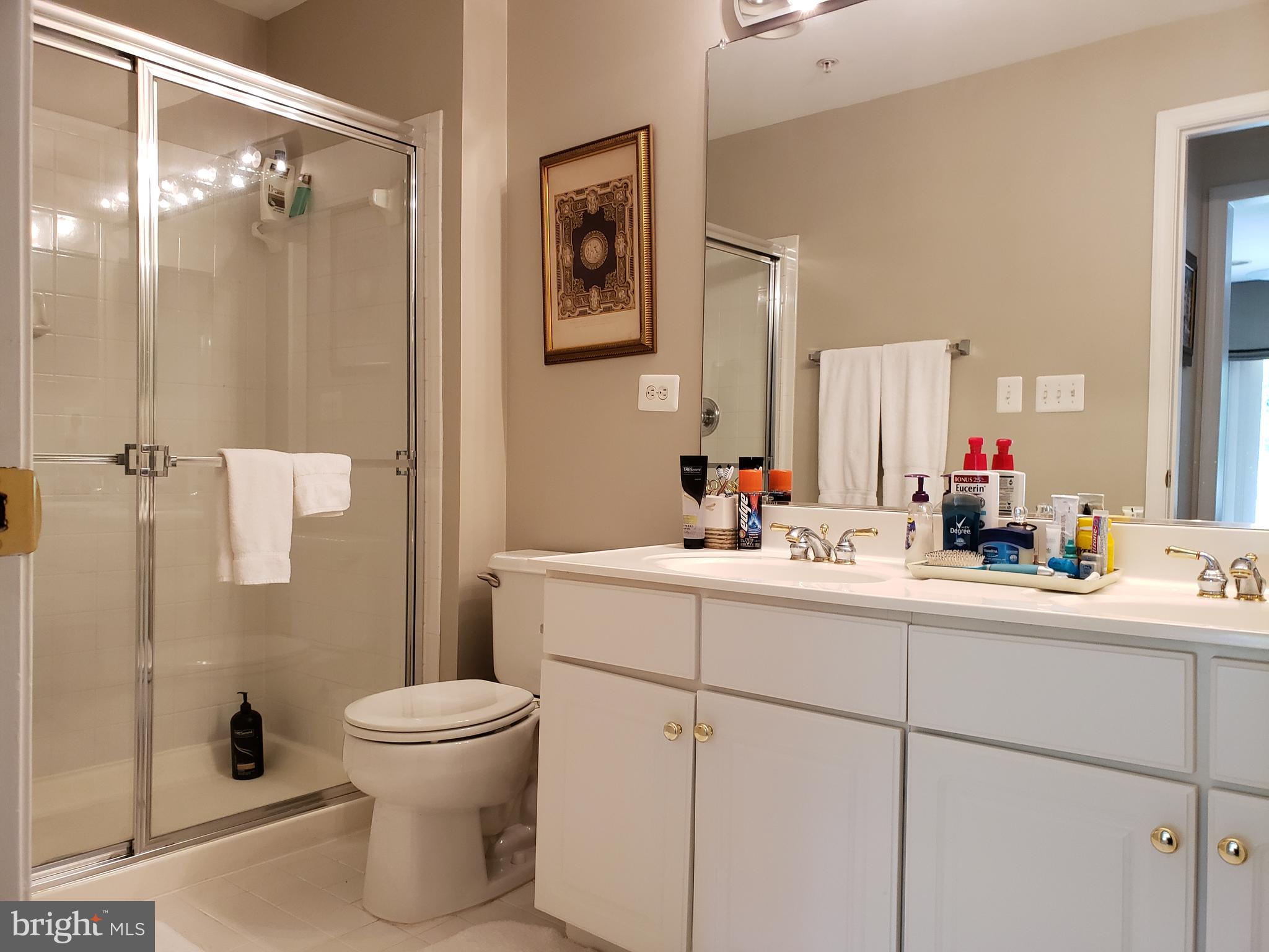 LINCOLN PARK - Residential Lease