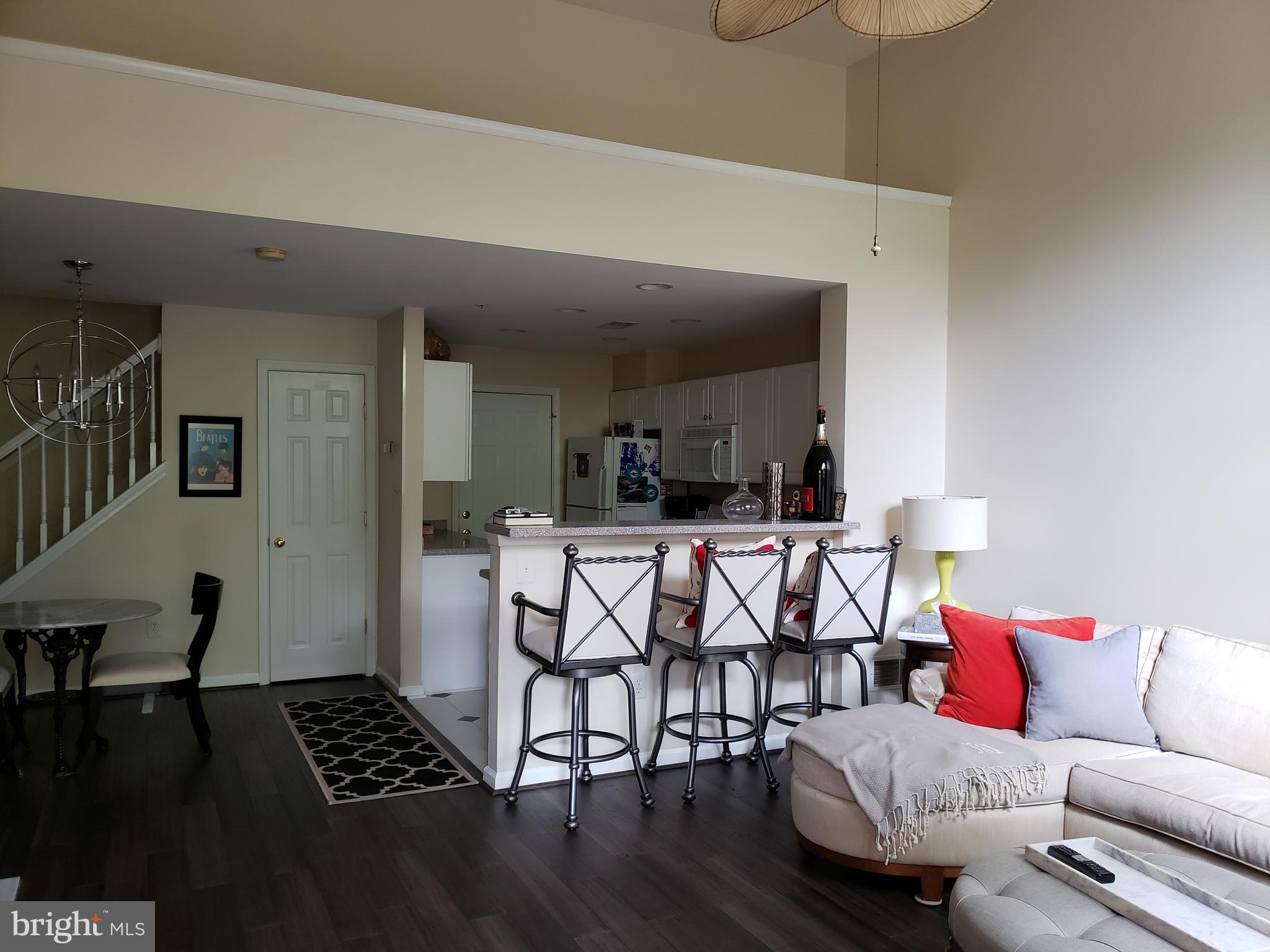 LINCOLN PARK - Residential Lease