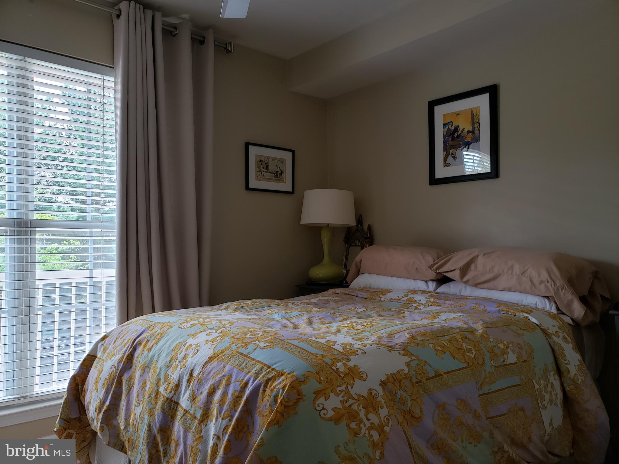 LINCOLN PARK - Residential Lease